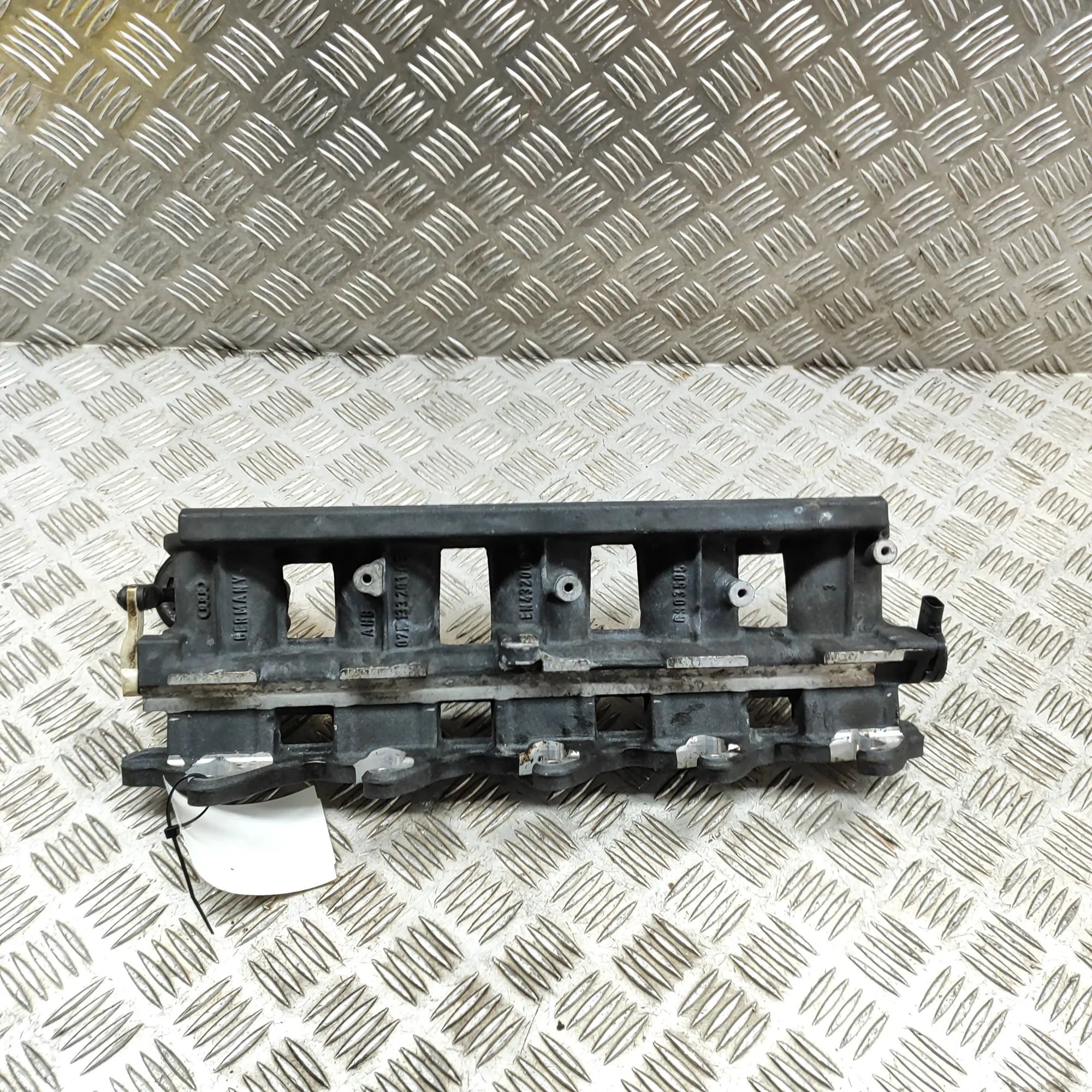 Audi Q3 (8U) intake manifold 07K133201AE, 07K201AE Intake Manifold AUDI Q3 (...