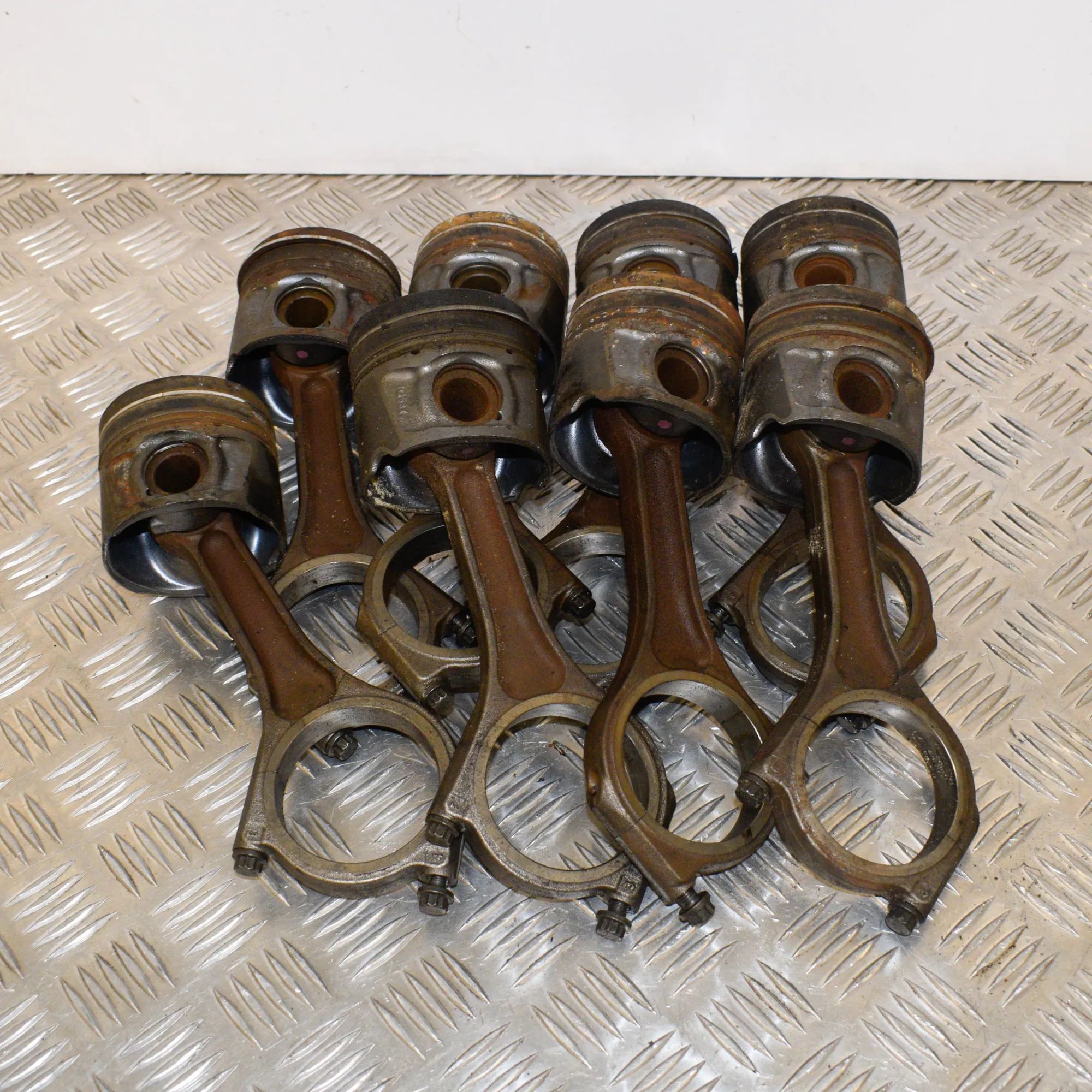 Land Rover Range Rover Sport (L494) Pistons Set EN119099 Pistons Set LAND ROVER RANGE ROVER SPO...