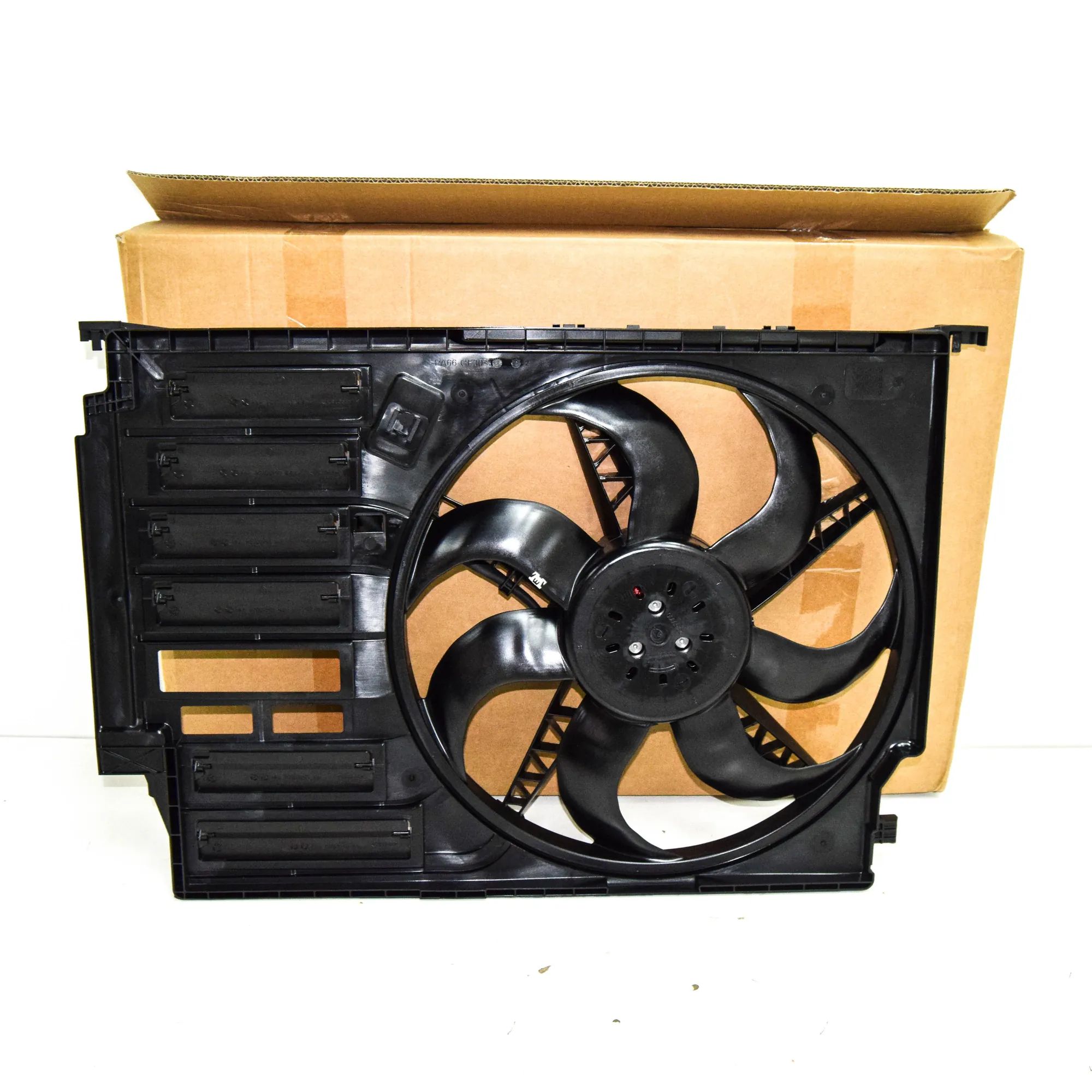 BMW 1 (F40) Engine Cooling Fan 8596237, 17428596237 Engine Cooling Fan BMW 1 S...