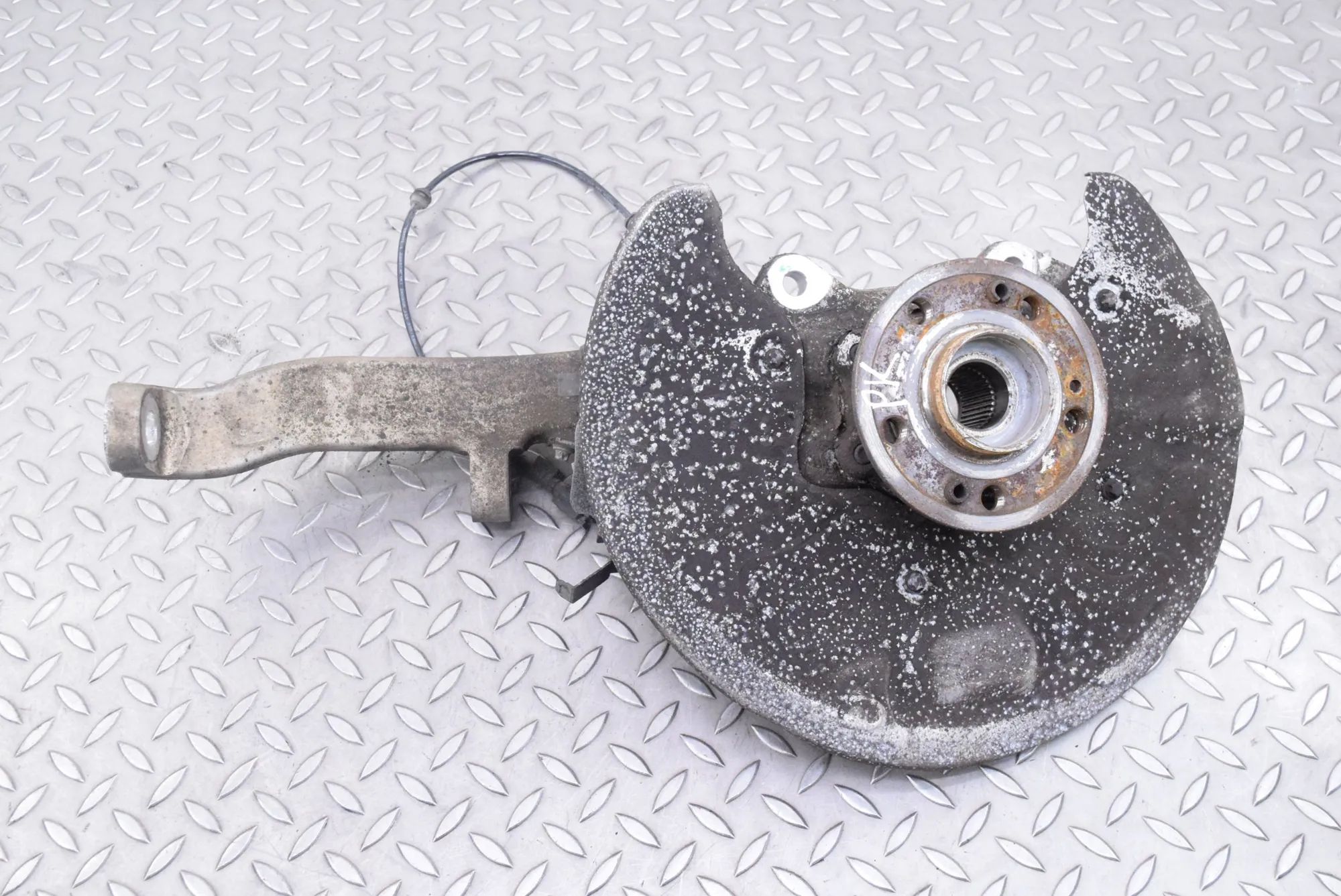 Mercedes-Benz GLE (W167) Front Left Wheel Hub A1674213900, A1675402706, A16725 Front Left Whe...