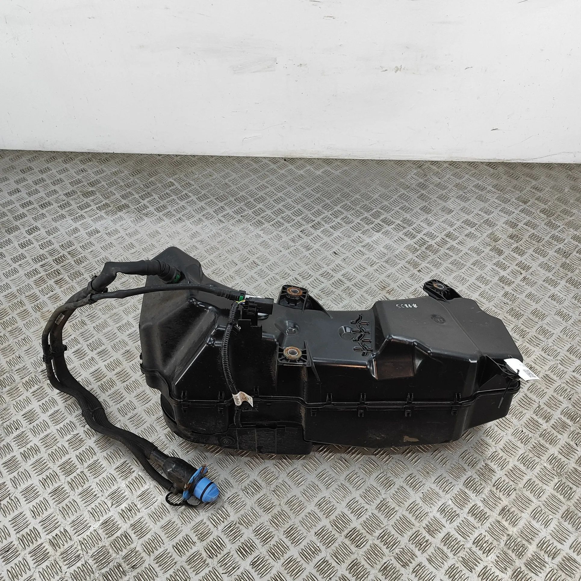 Ford Ranger Adblue tank JB3G-5J228-B AdBlue Tank FORD RANGER (TKE) (201...