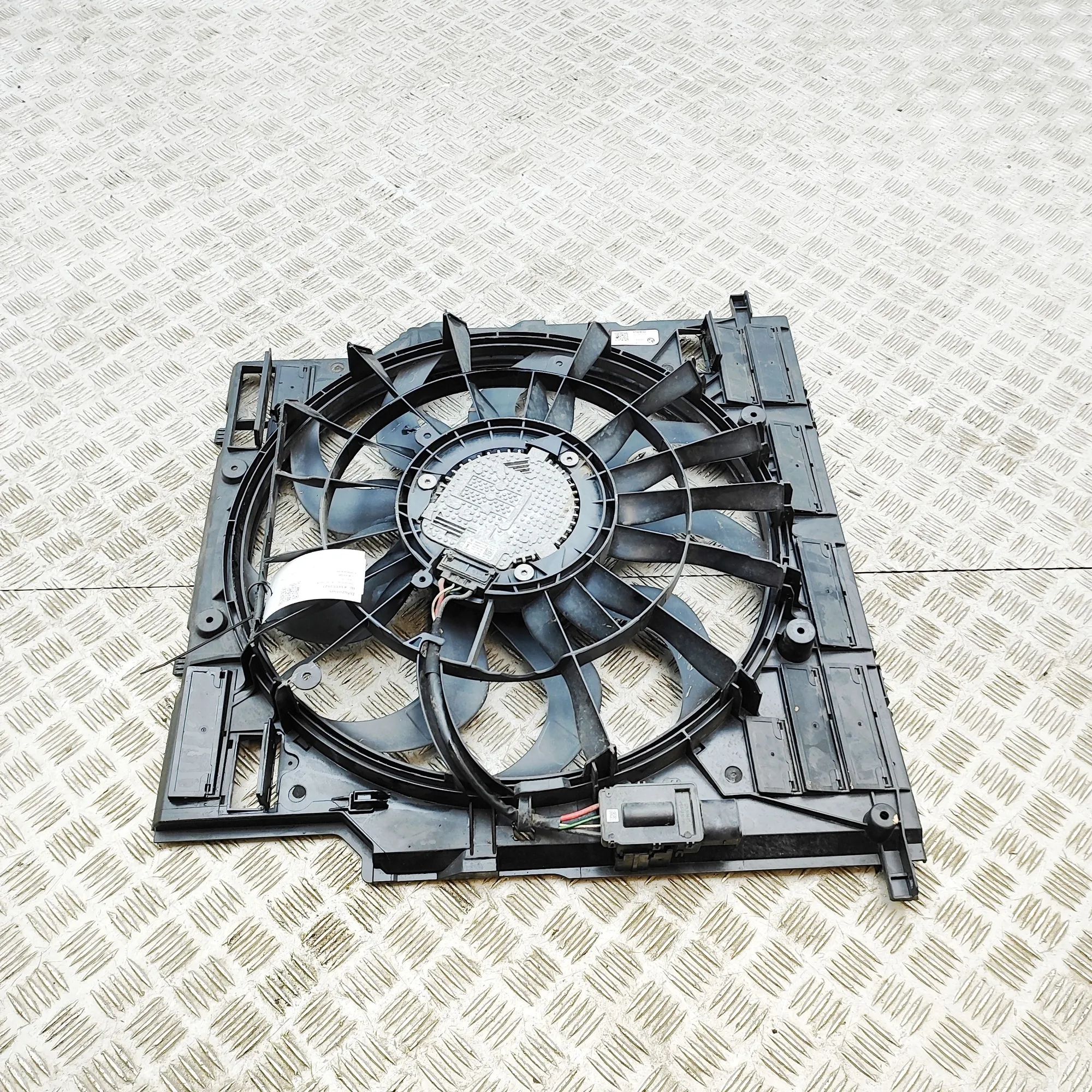BMW X5 (G05) Engine Cooling Fan Shroud 8589042 Engine Cooling Fan Shroud BMW X5 (G05) ...