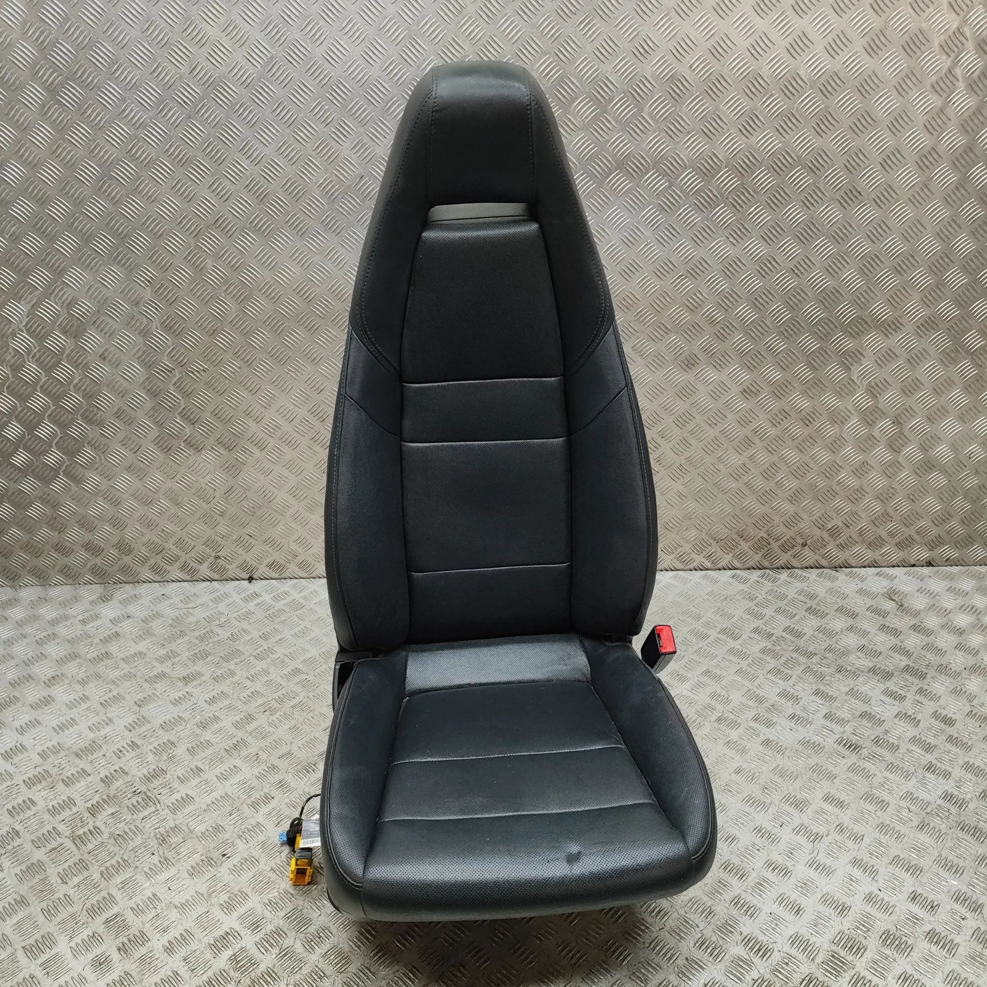 Porsche Panamera Front Right Seat 97052120202 Front Right Seat PORSCHE PANAMERA (...