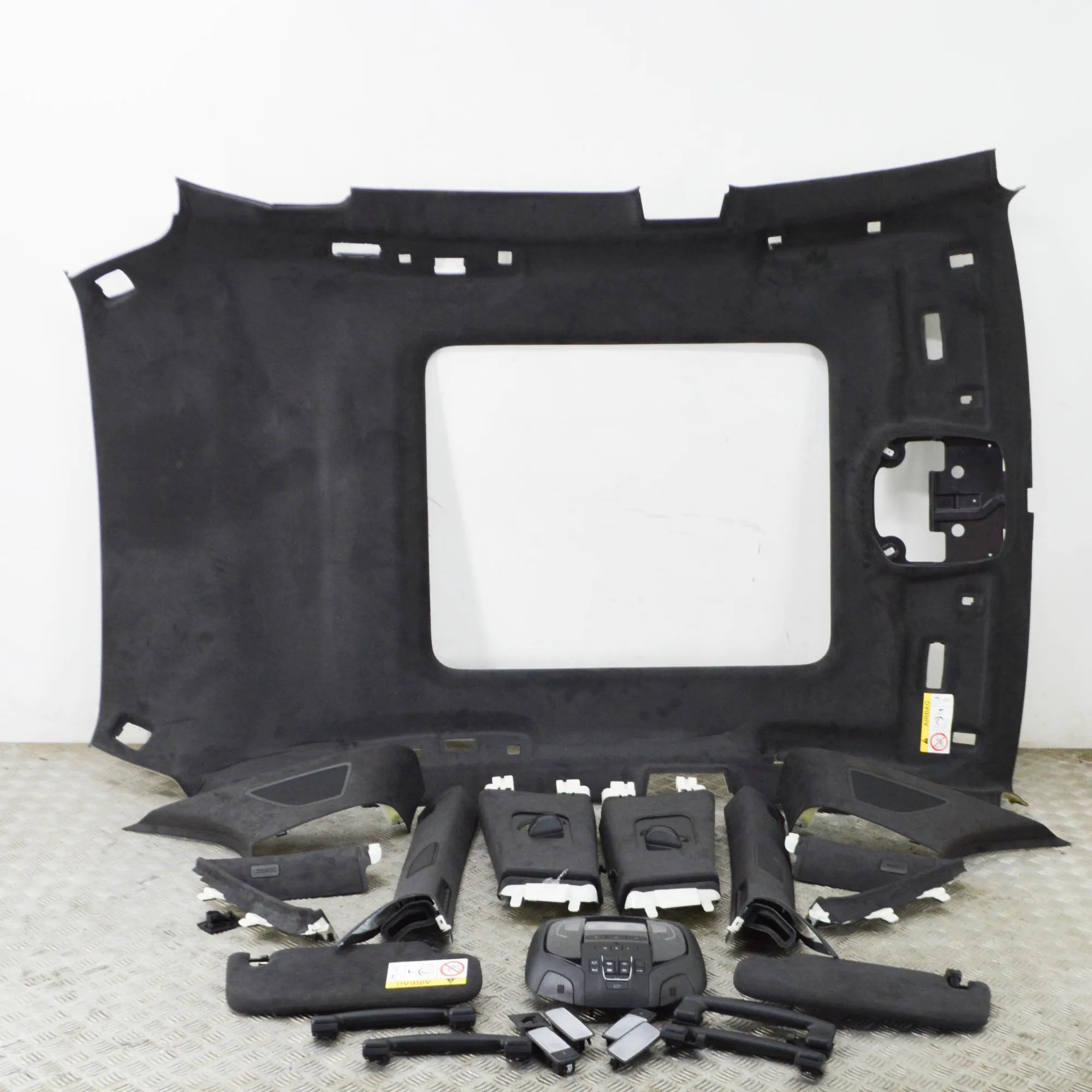 Maserati Levante Black Roof Headliner Set 670044967 Black Roof Headliner Set MASERATI LEV...