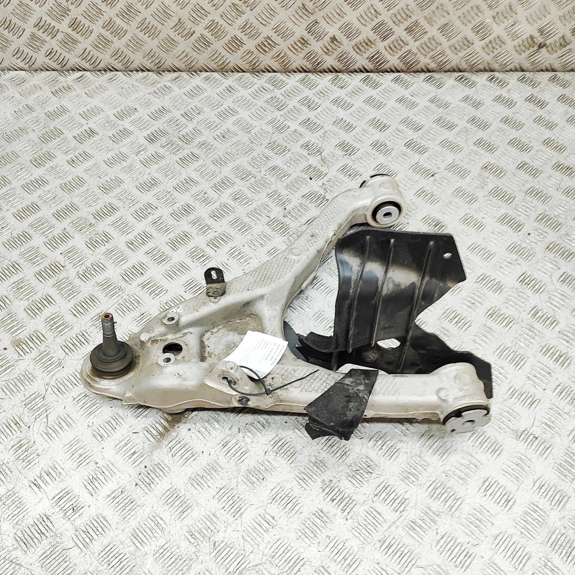 Chevrolet Corvette (C7) Front Right Lower Control Arm 23490422 Front Right Lower Control Arm CHEVROLE...