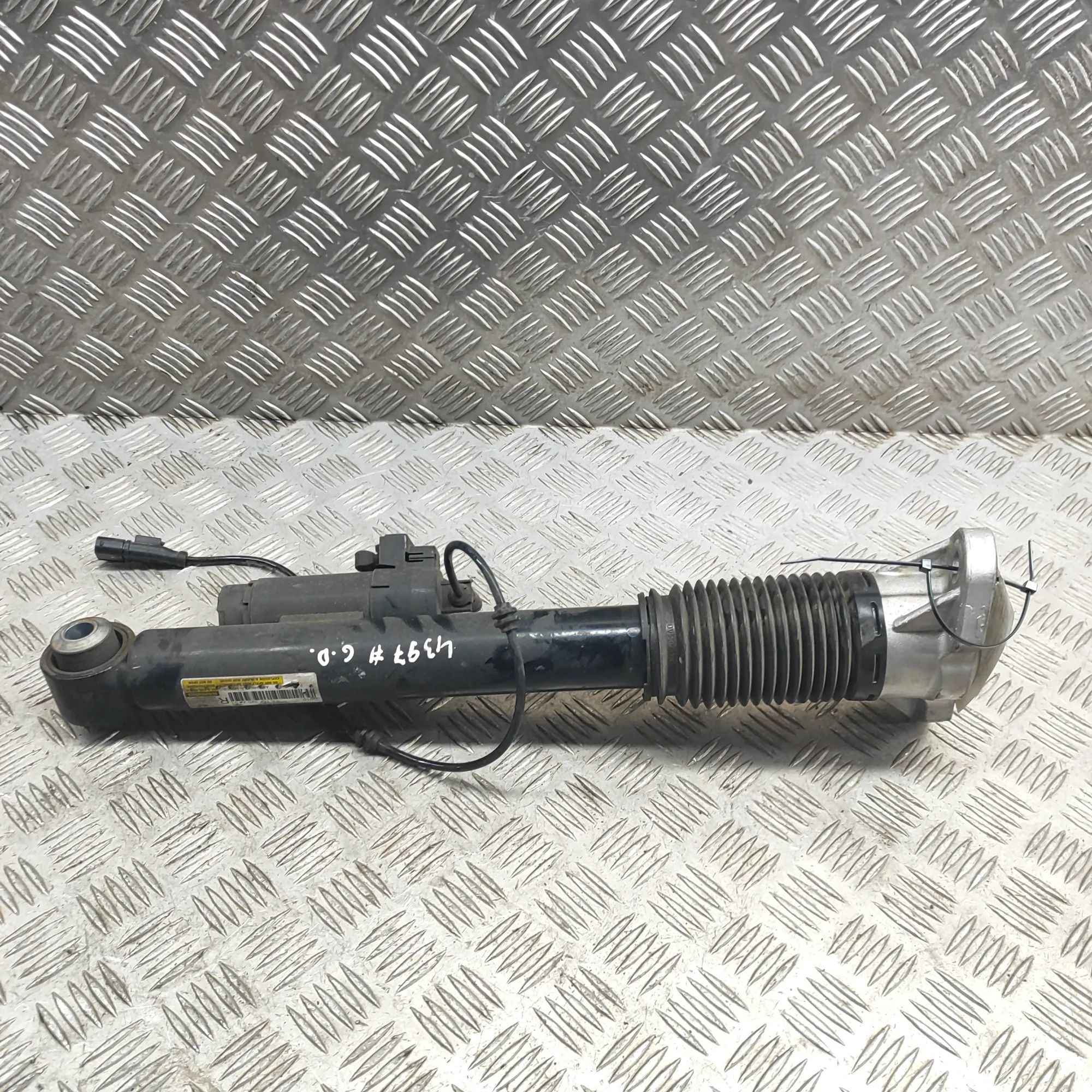Mercedes-Benz GLE (W167) Rear Right Shock Absorber A1673202201 Rear Right Shock Absorber MERCEDES-...
