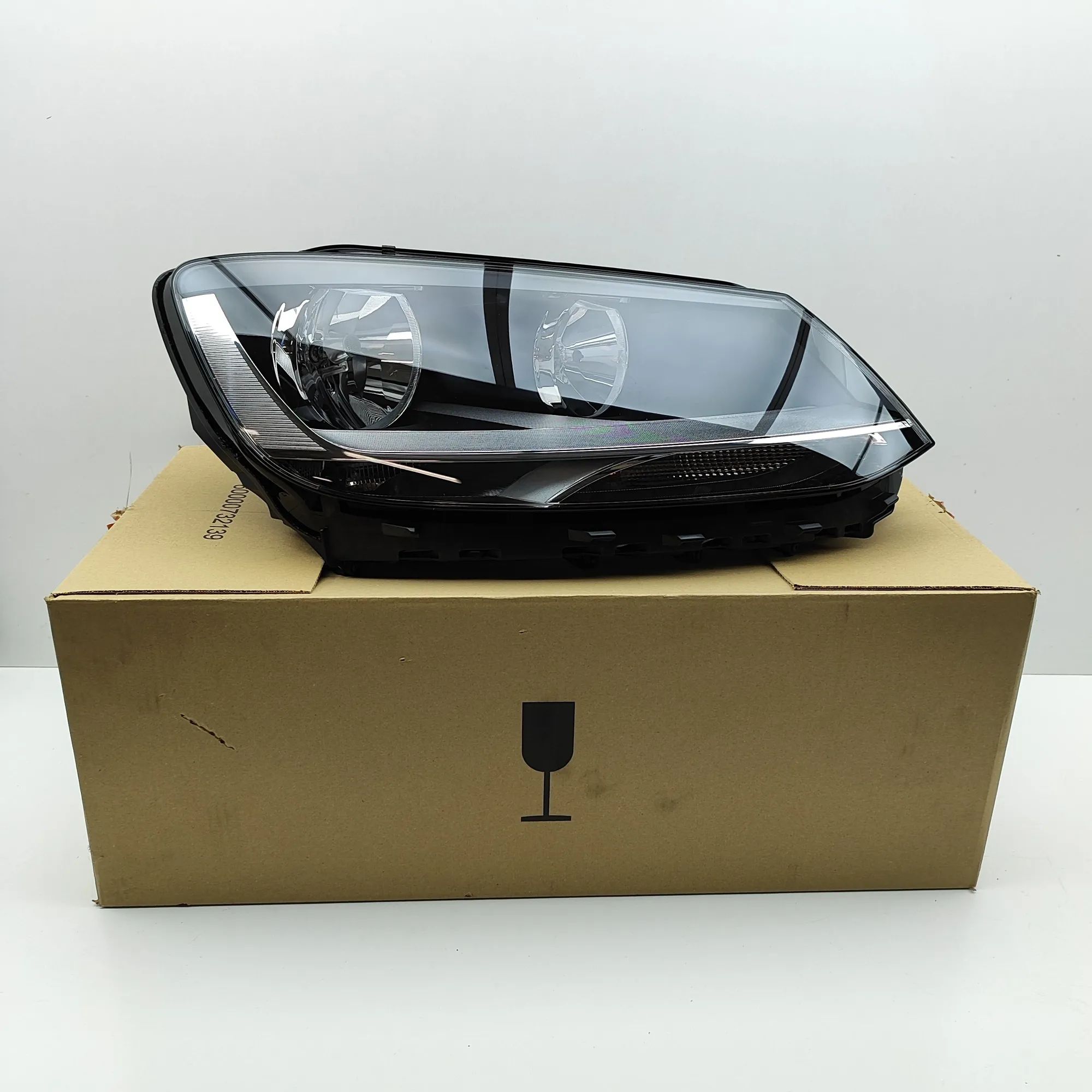 Volkswagen Sharan Front Right Headlight LE09A6211, 7N1941006C Front Right Headlight VW ...