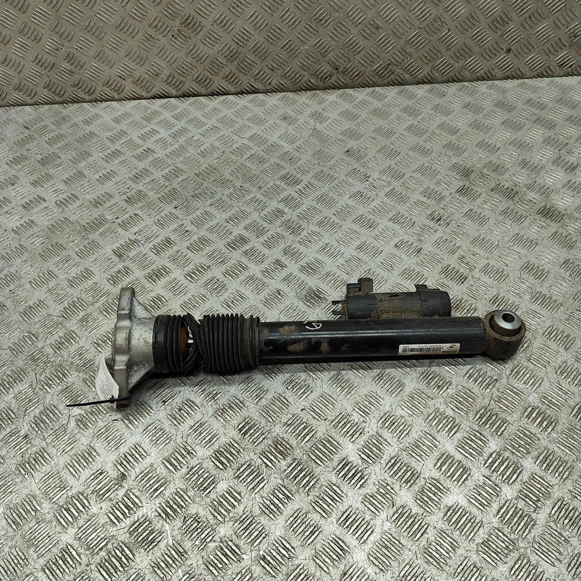 Mercedes-Benz GLE (W167) Rear Left Shock Absorber A1673202301 Rear Left Shock Absorber MERCEDES-B...