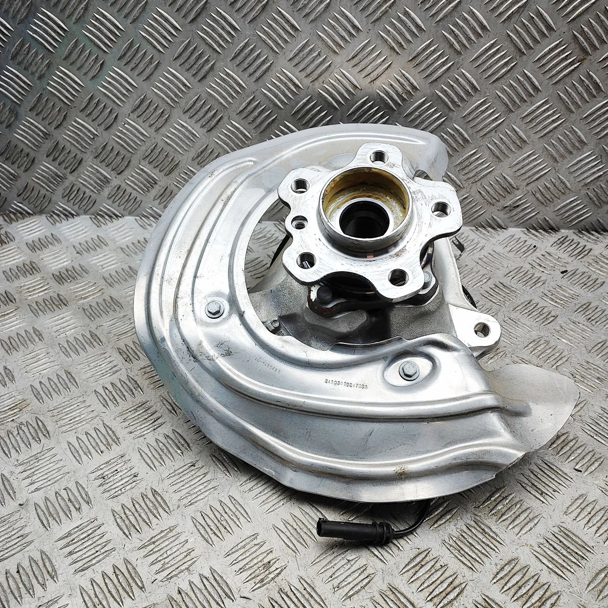 BMW X4 (G02) Front Left Wheel Hub
