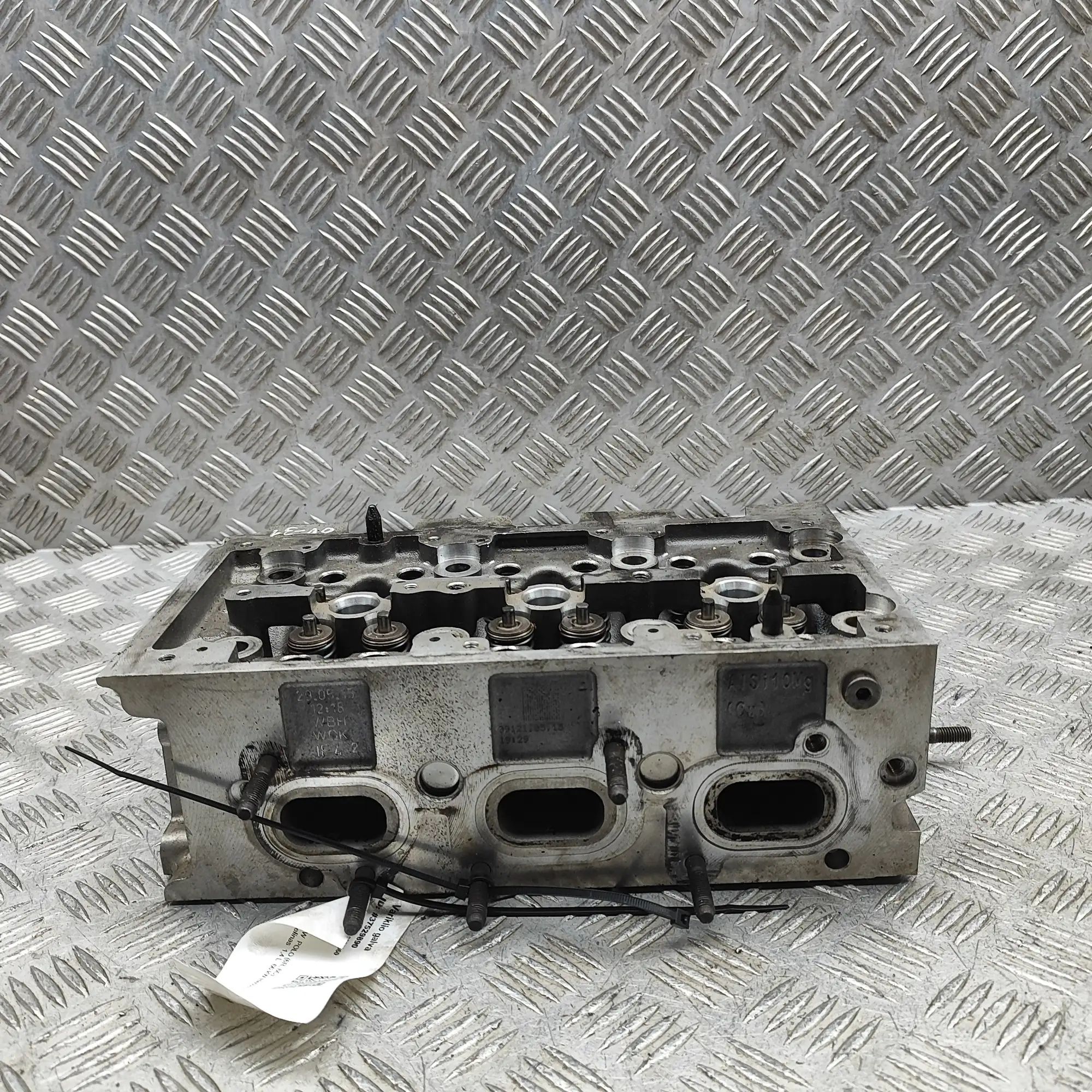 Volkswagen Polo Engine Cylinder Head 04B103403M Engine Cylinder Head VW POLO (6R, 6C...