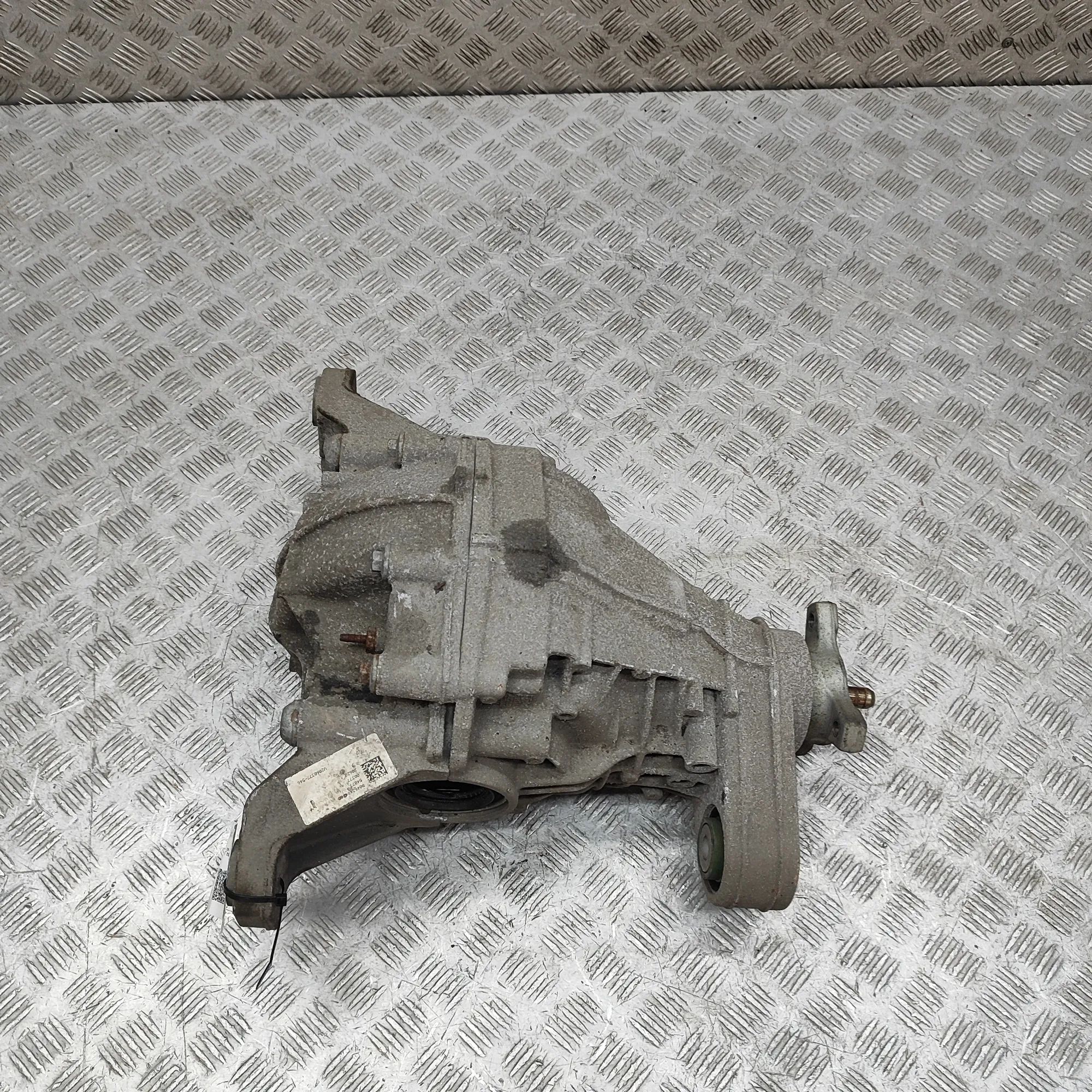 Alfa-Romeo Giulia (952) rear differential 4460301353, 4460310354, 00463484360 Rear Differ...