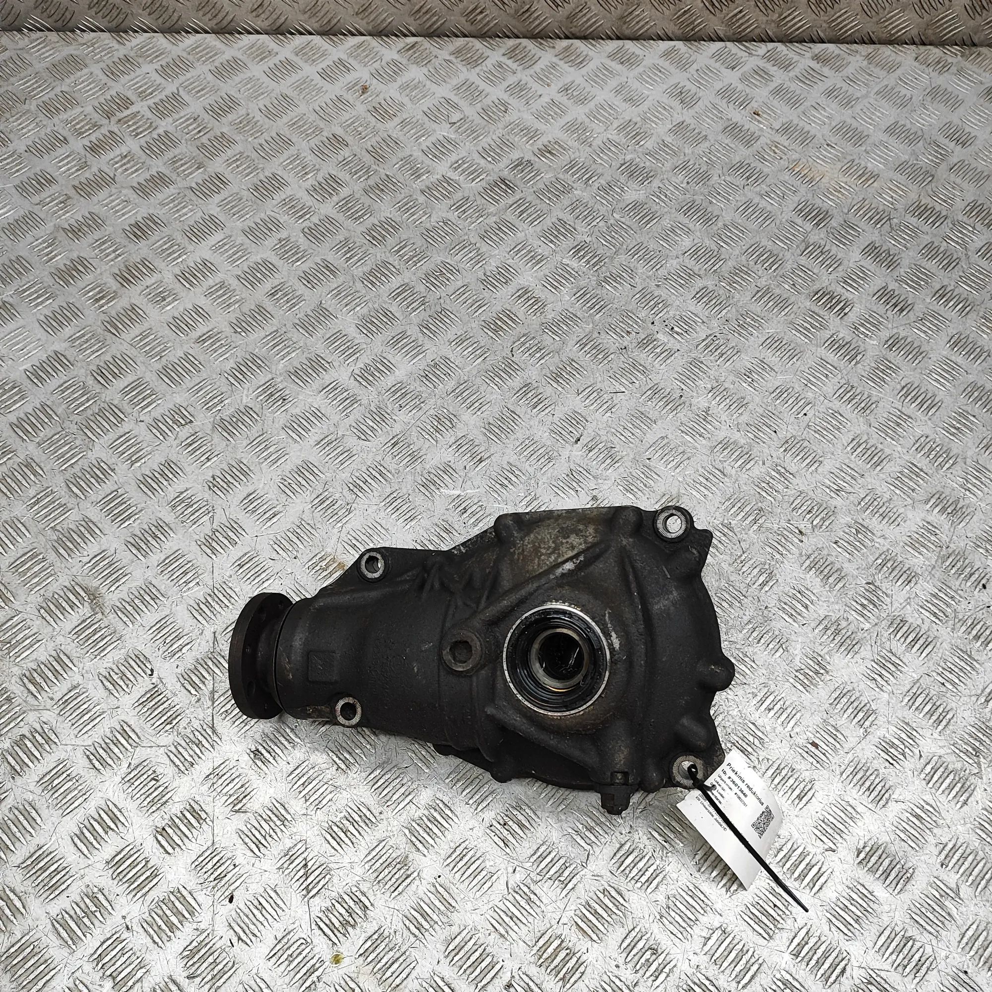 BMW 5 (F10 / F11) передний редуктор 175869, 7630817 Front Differential BMW 5 SERIES...