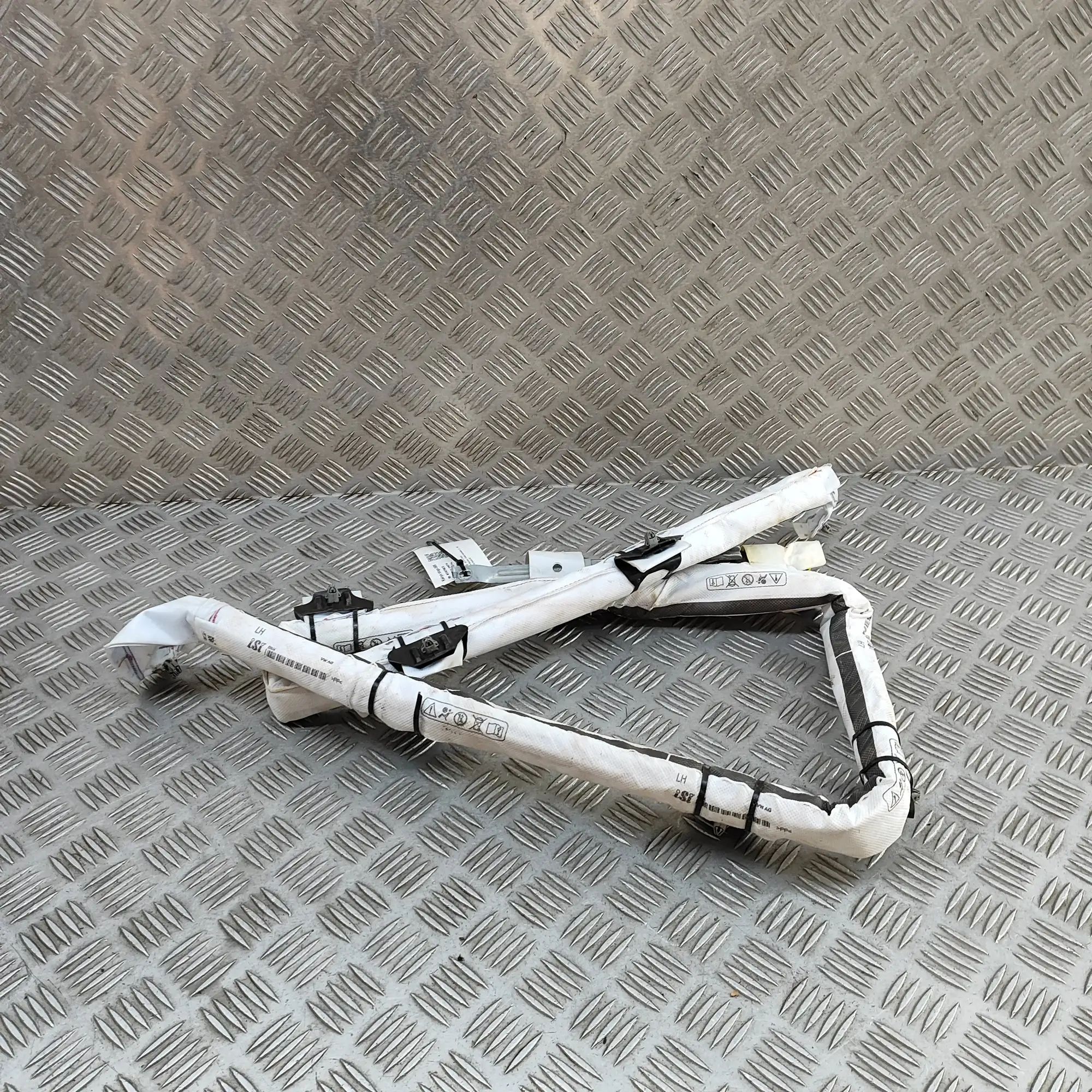 Audi A5 (B10) Left Side Roof Safety Curtain SRS 8B9880741F Left Side Roof Safety Curtain SRS AU...