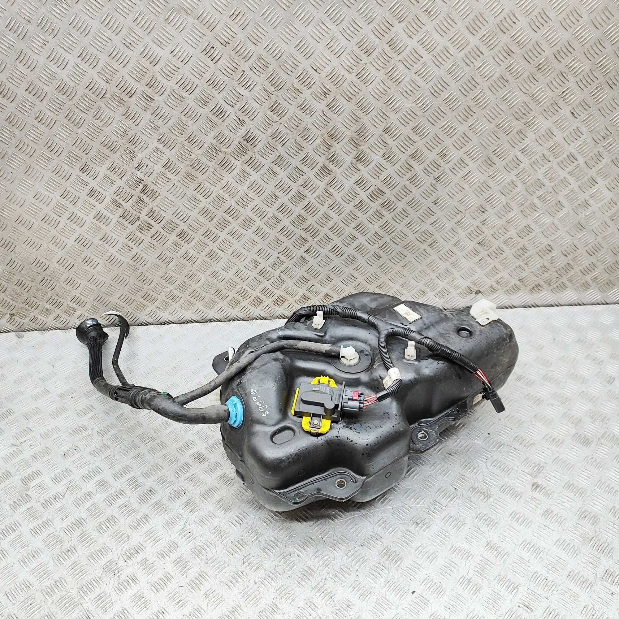 Ford Transit Connect / Tourneo Connect Adblue säiliö JK31-5J228-XX, HK31-5J228-XX, GK21-5J229-AD, GK...