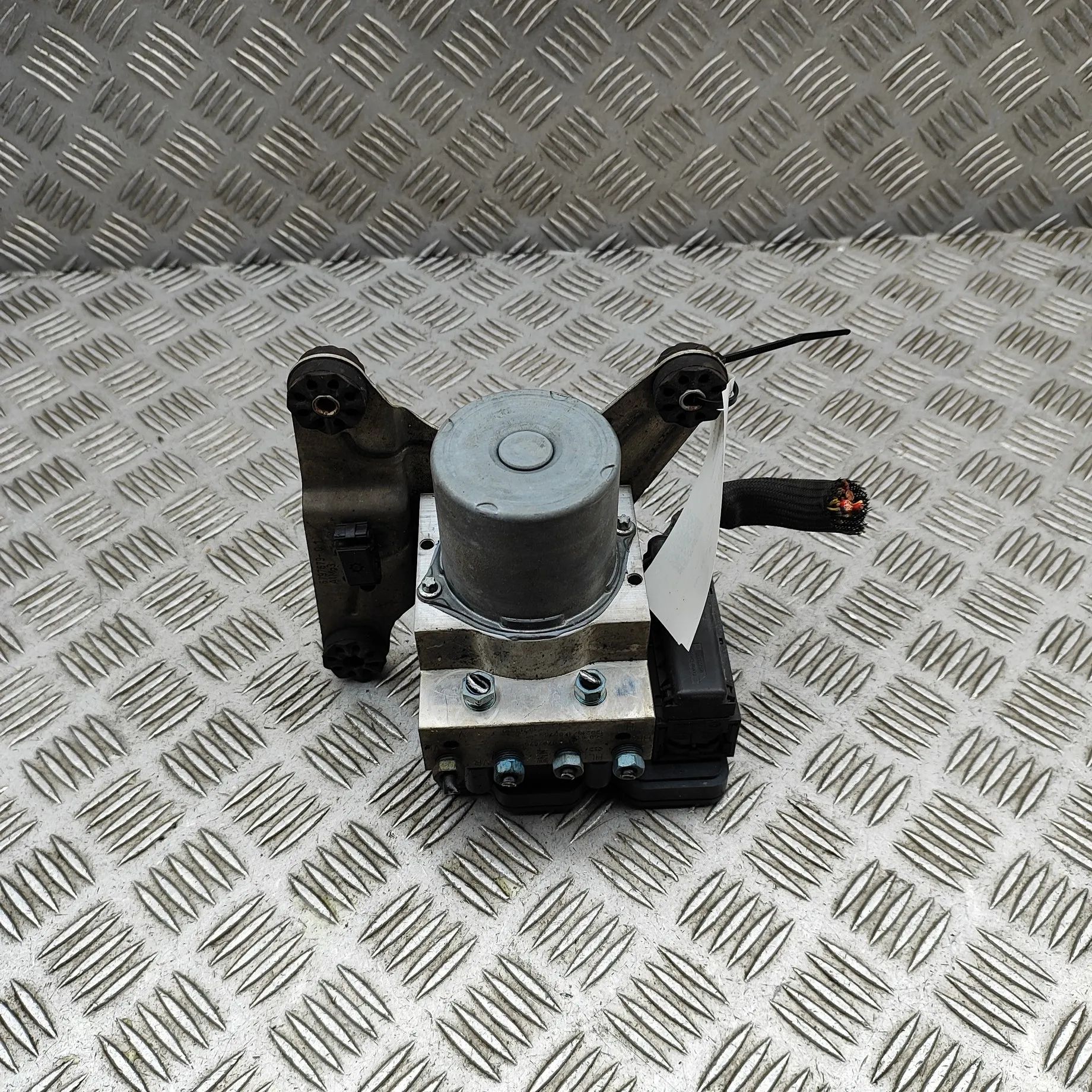 BMW 5 (F10 / F11) АБС Гидронасос  6797676, 6797673 ABS Pump BMW 5 SERIES (Touring...