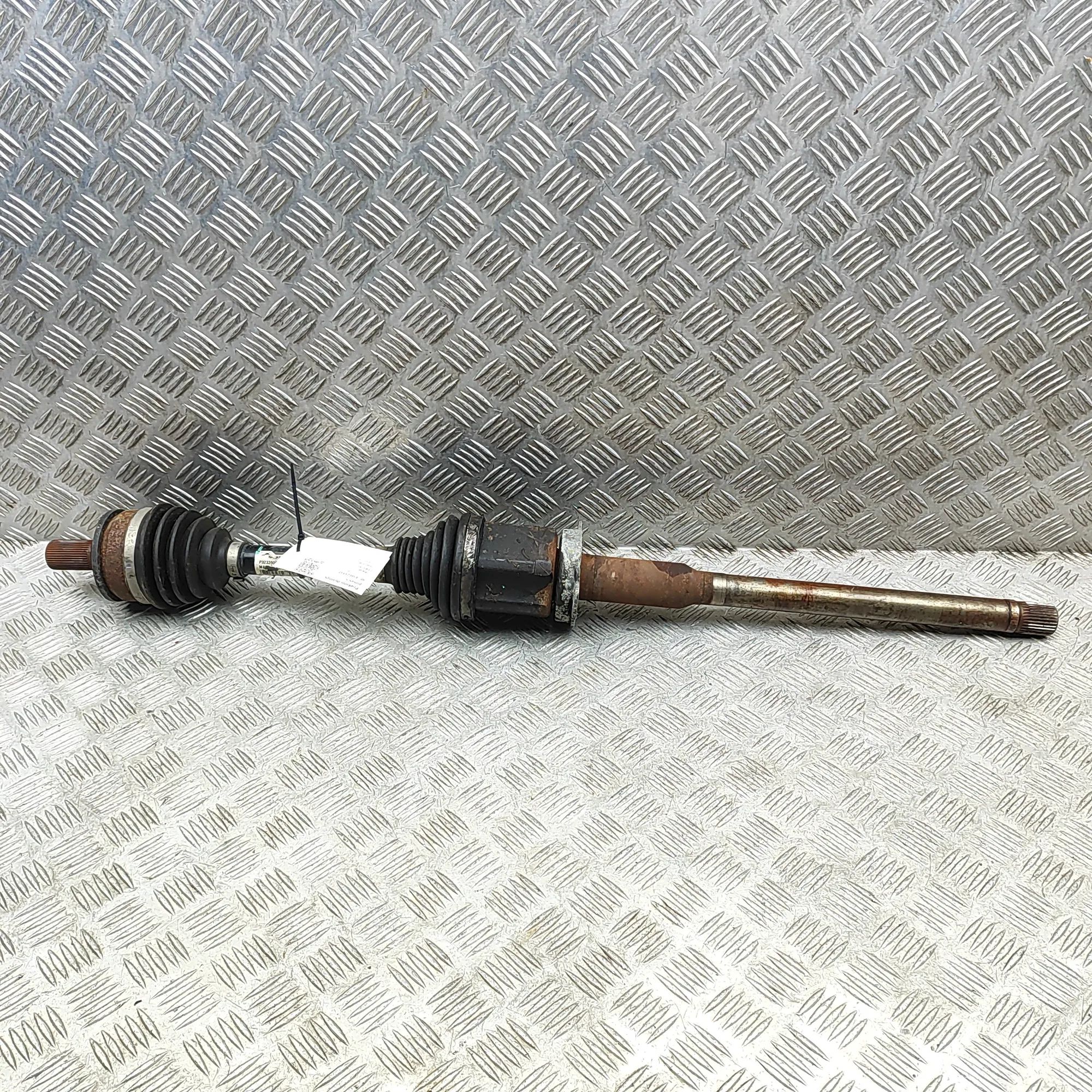 Volvo S60 Front Right Driveshaft 32339002 Front Right Driveshaft VOLVO V60 (II 2...