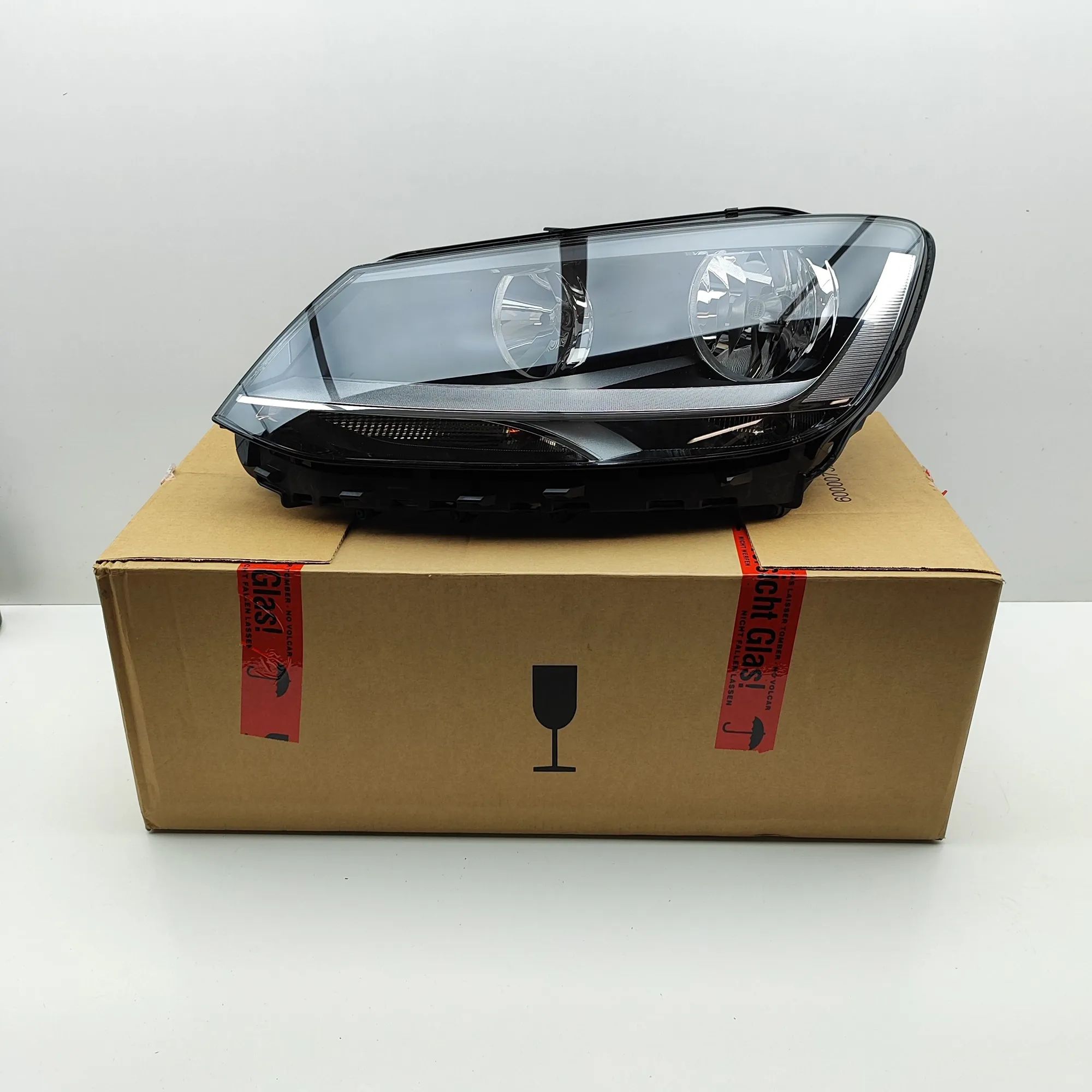 Volkswagen Sharan Front Left Headlight LE09A6211, 7N1941005C Front Left Headlight VW S...