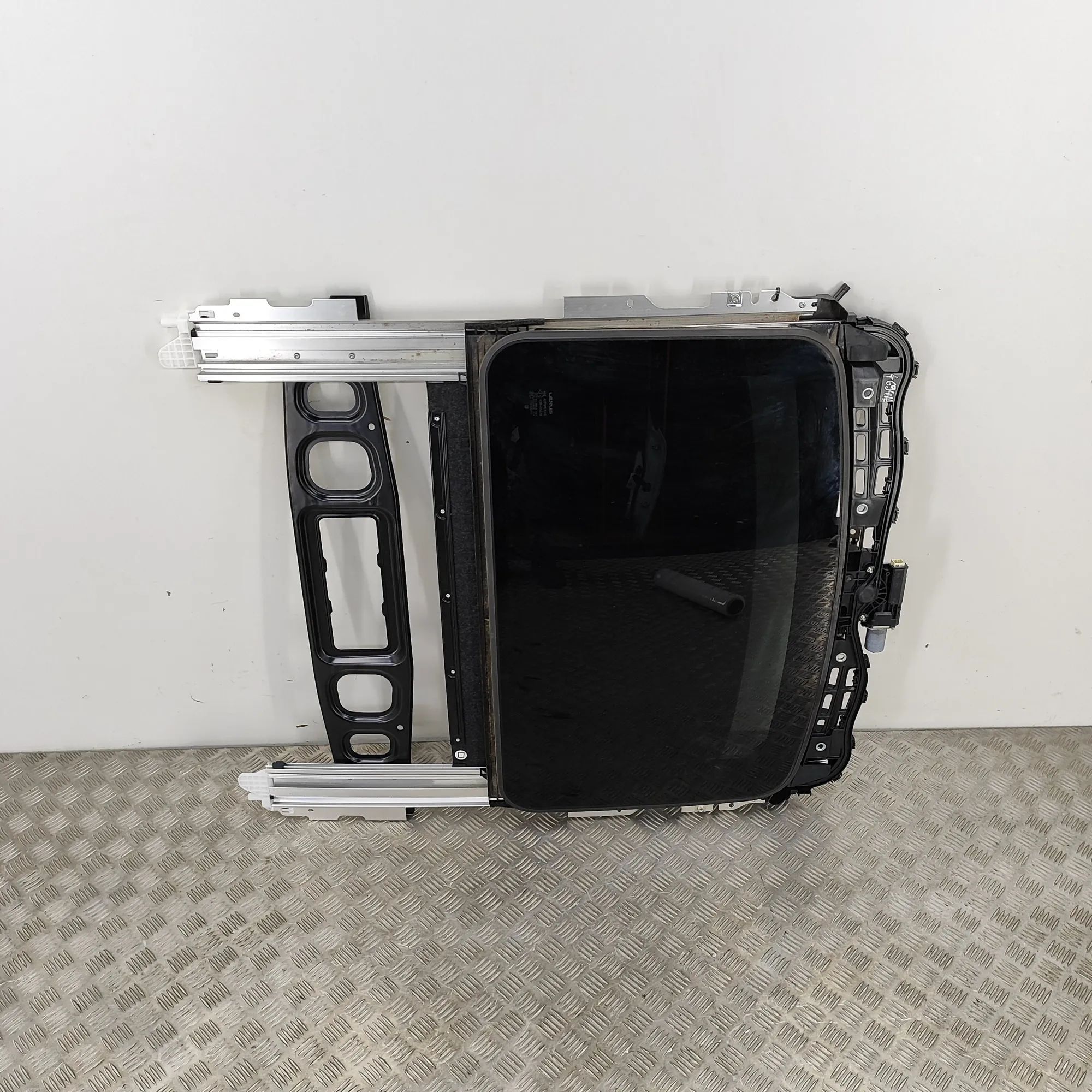 Lexus UX Люк на крыше 43R-00073, 63200-76031 Sunroof LEXUS UX (_AA1_,...