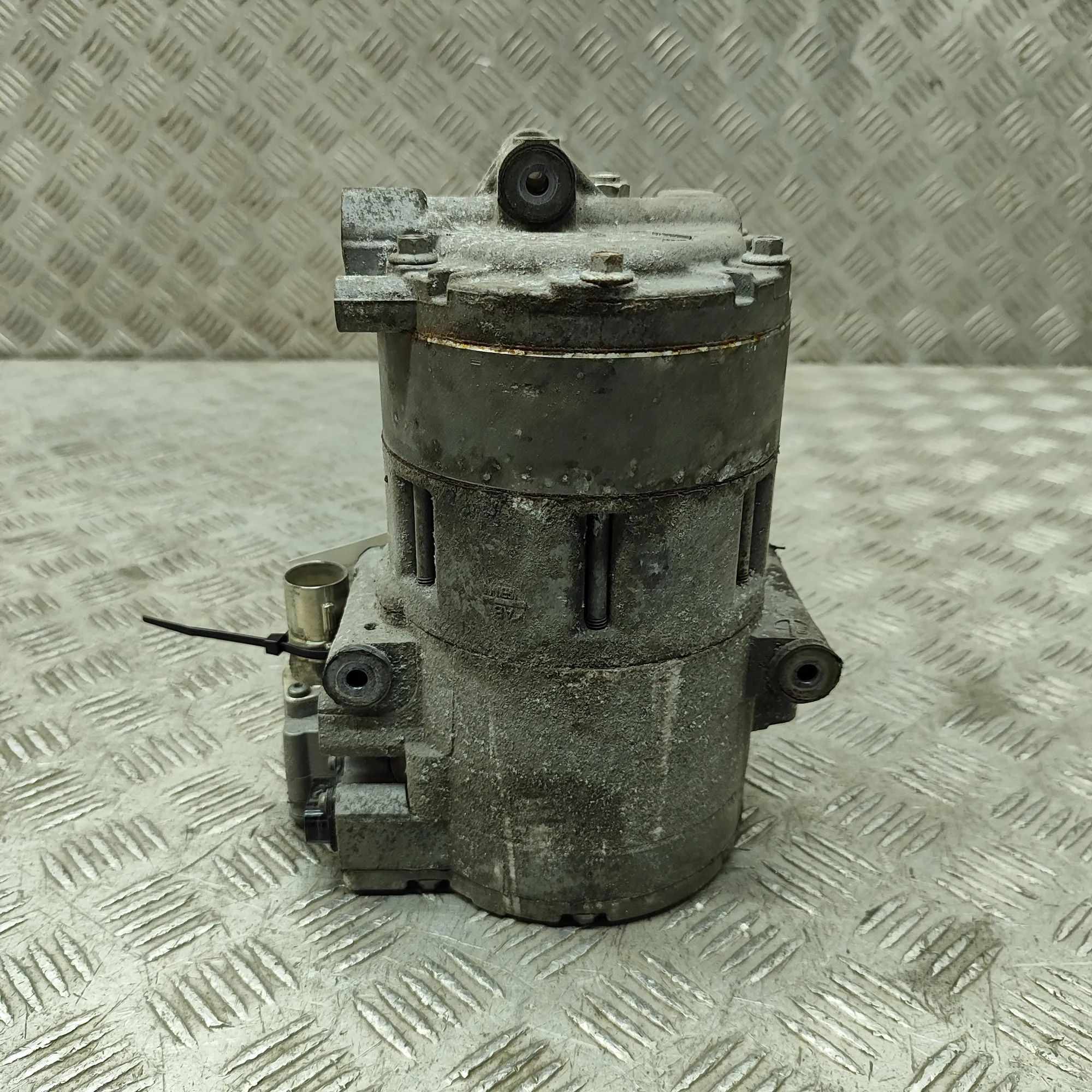 BMW i3 (I01) Air Condition A/C Pump
