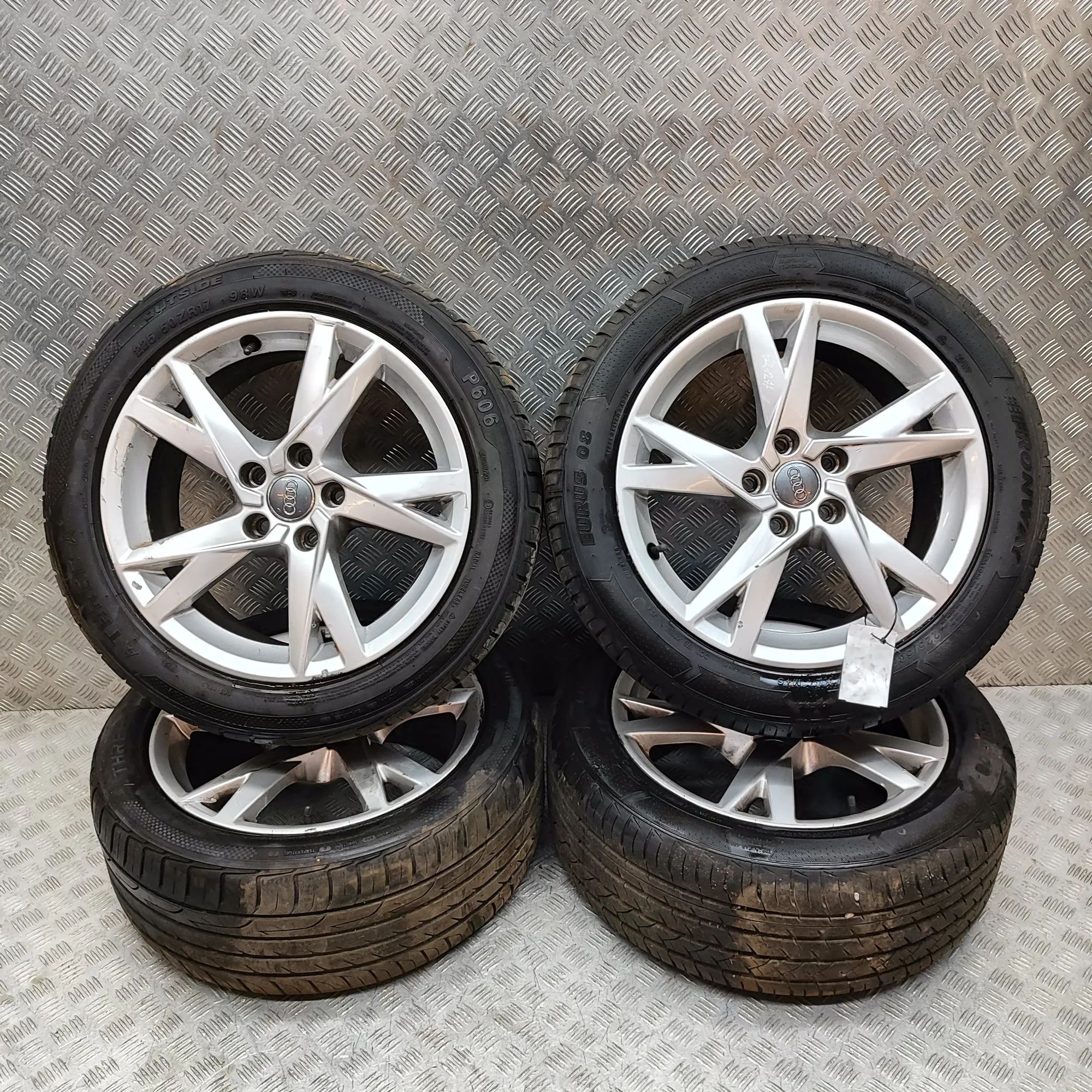 Audi A4 (B9) Alloy Wheel Set 8W0601025K Alloy Wheel Set AUDI A4 (Avant 8W5, ...