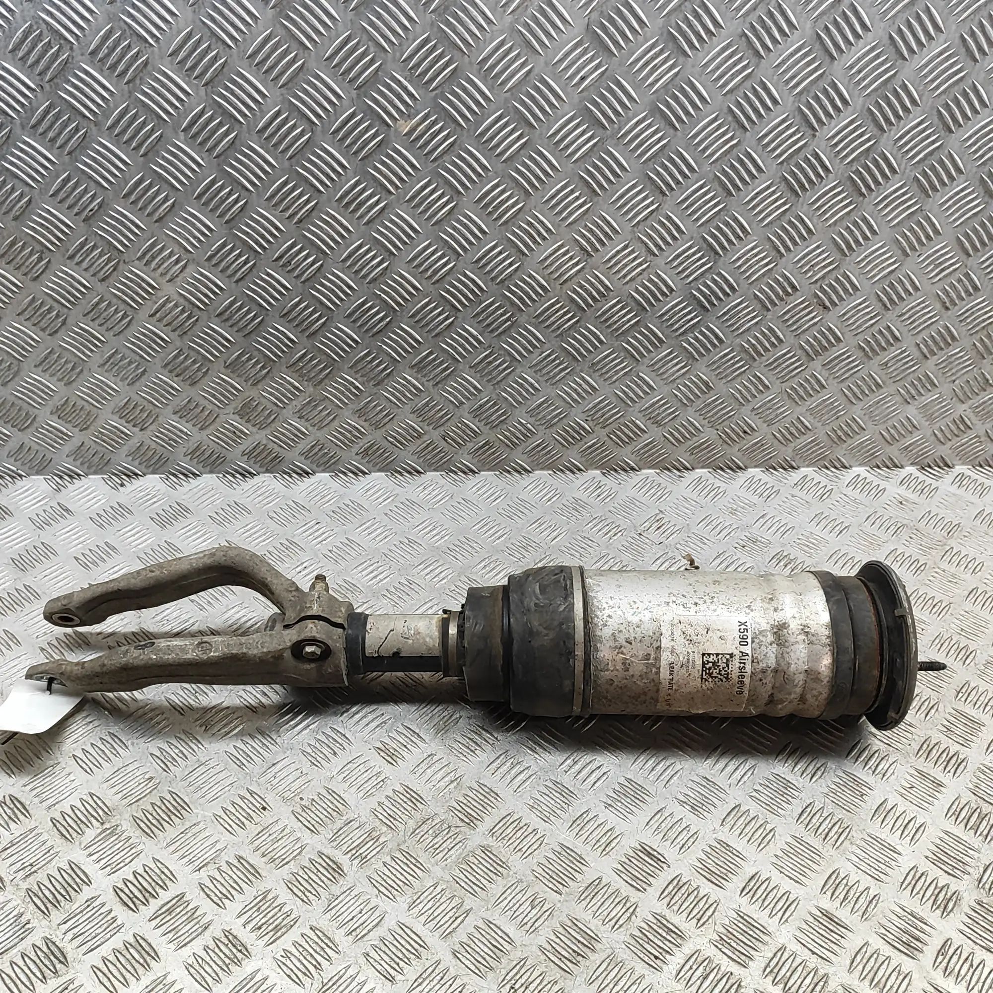 Jaguar I-Pace Front Right Air Shock Absorber J9D3-3462-AA, J9D3-3C286-BB Front Right Air Sho...