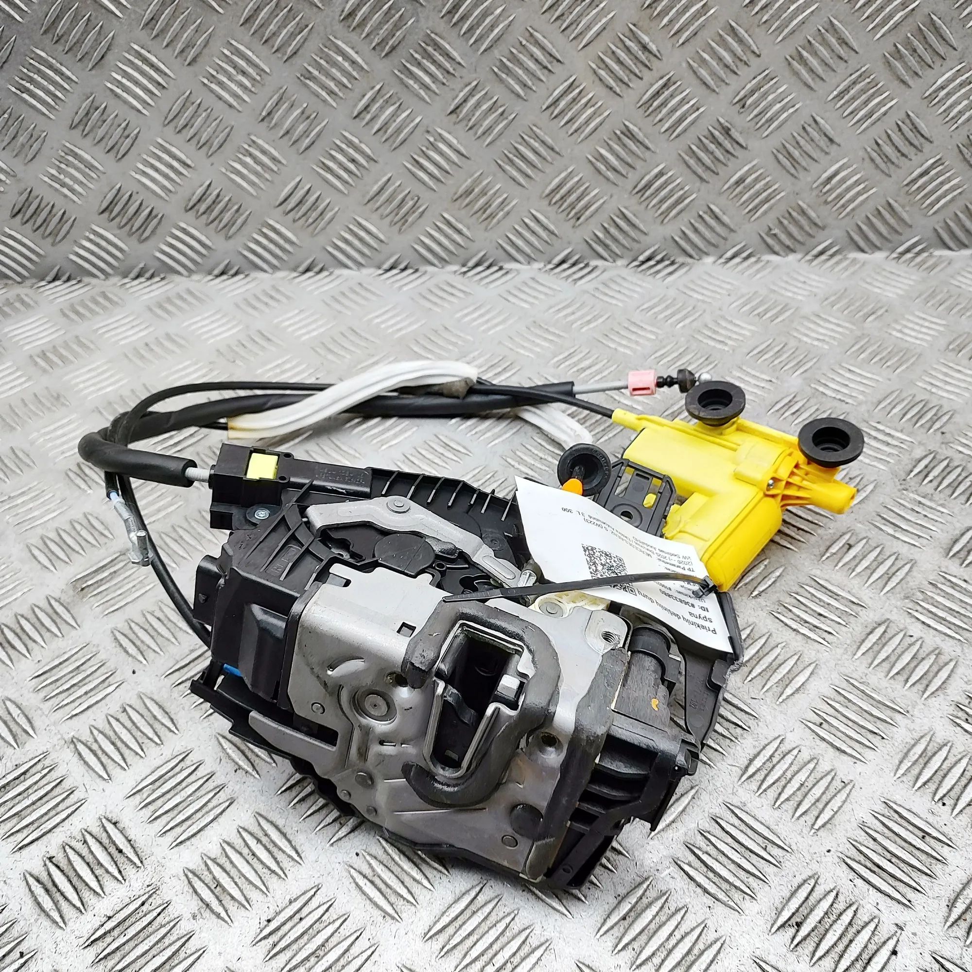 Mercedes-Benz A (W177) Front Right Door Lock A2227661200, A2237601400, A0997201002 Front Rig...