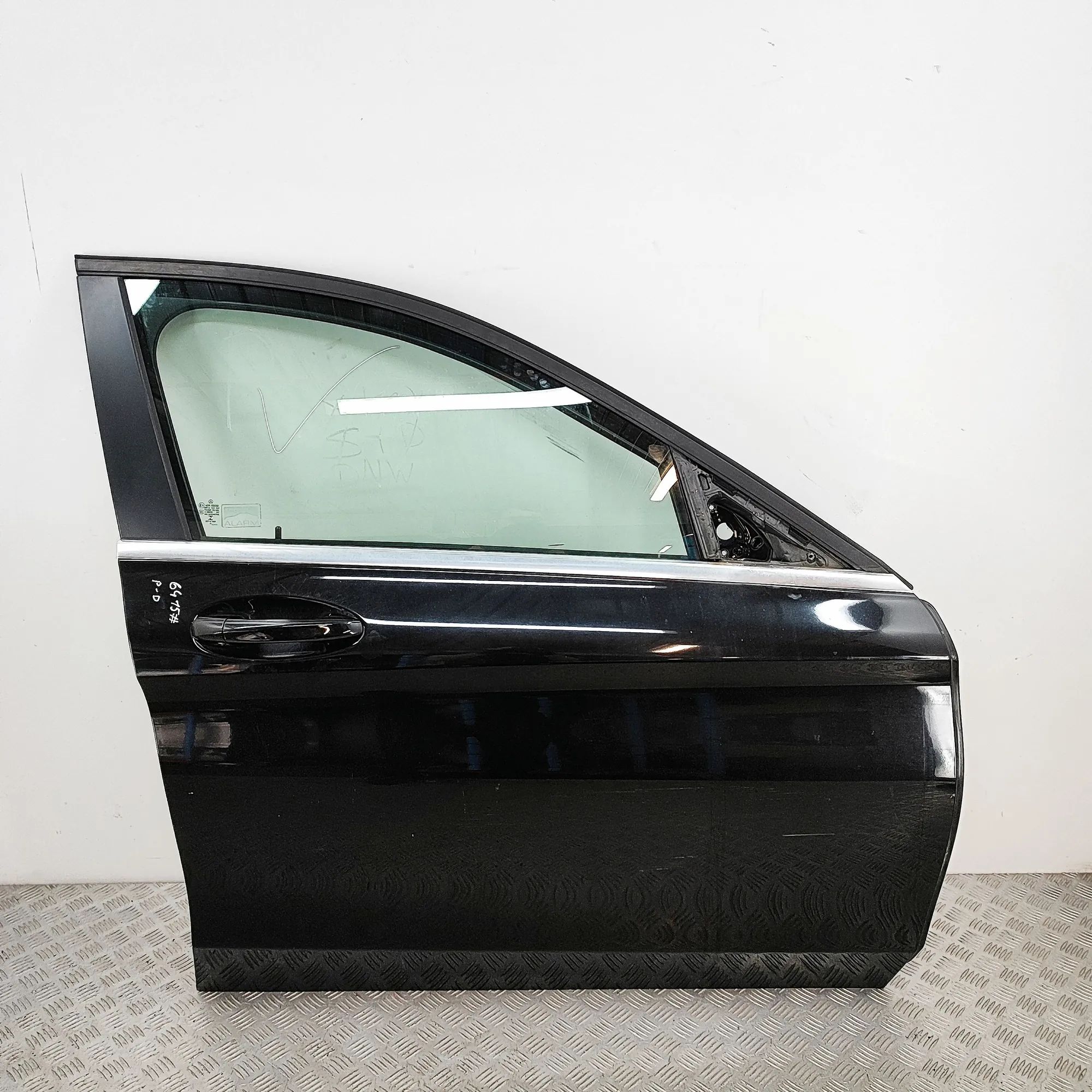 Mercedes-Benz A (W176) Front Right Door A2057200205 Front Right Door MERCEDES-BENZ C-CL...