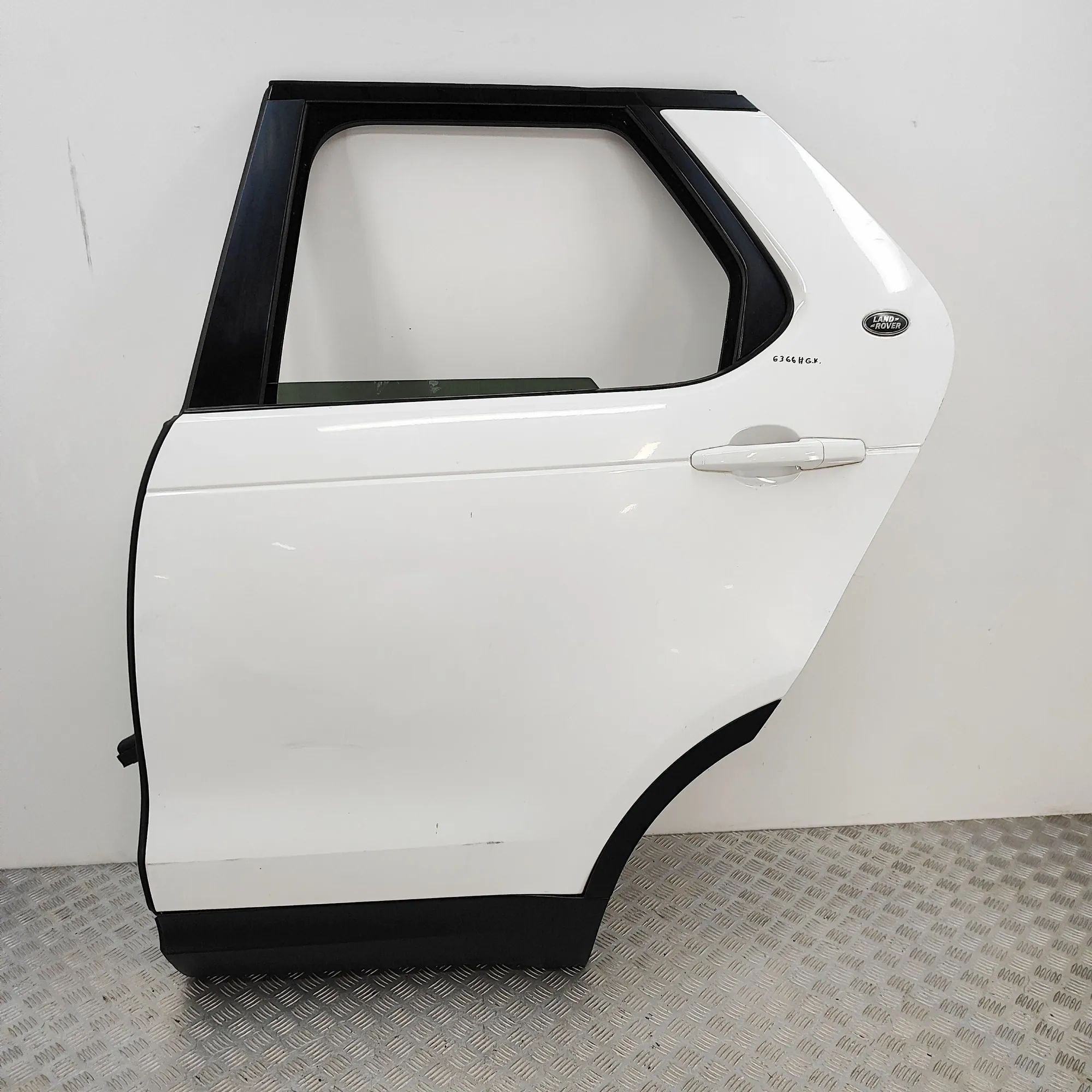 Land Rover Discovery Rear Left Door HY32-24631-AB Rear Left Door LAND ROVER DISCOVE...