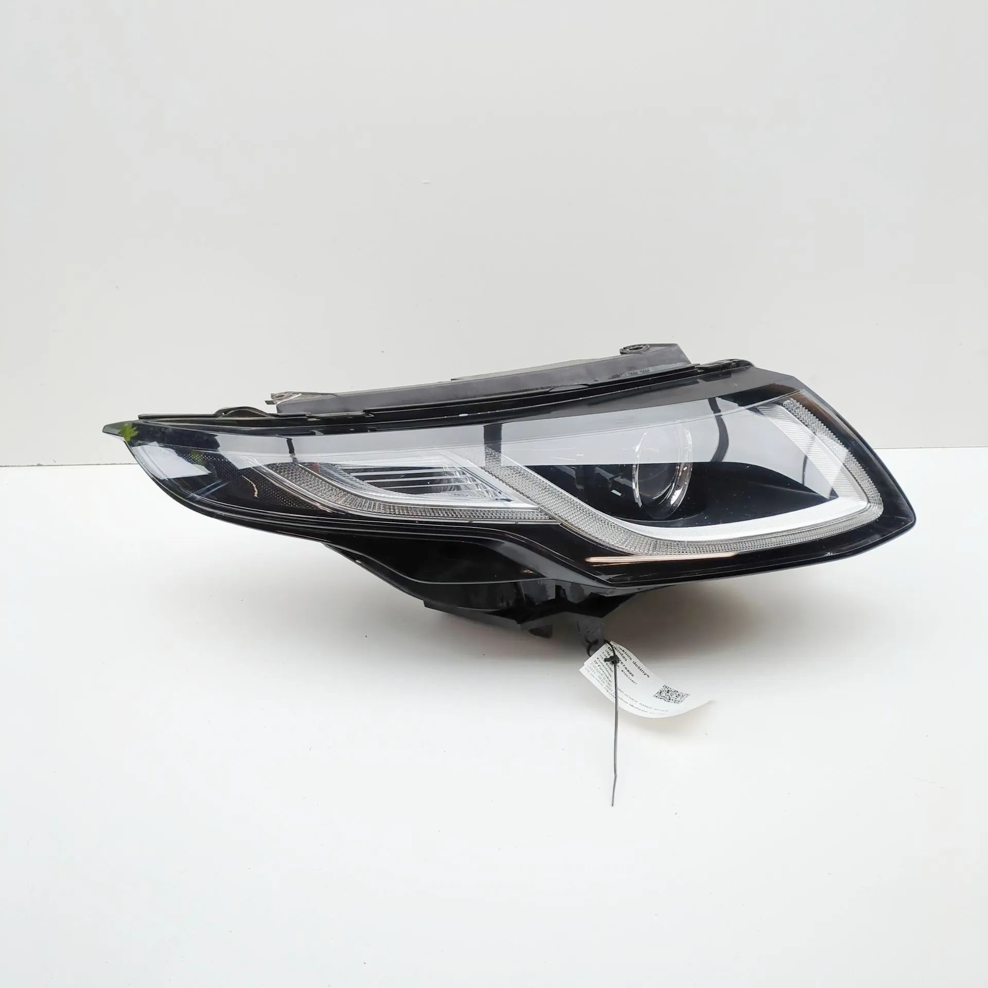 Land Rover Range Rover Evoque Front Right Headlight GJ32-13W029-DD Front Right Headlight LAND ROVER...