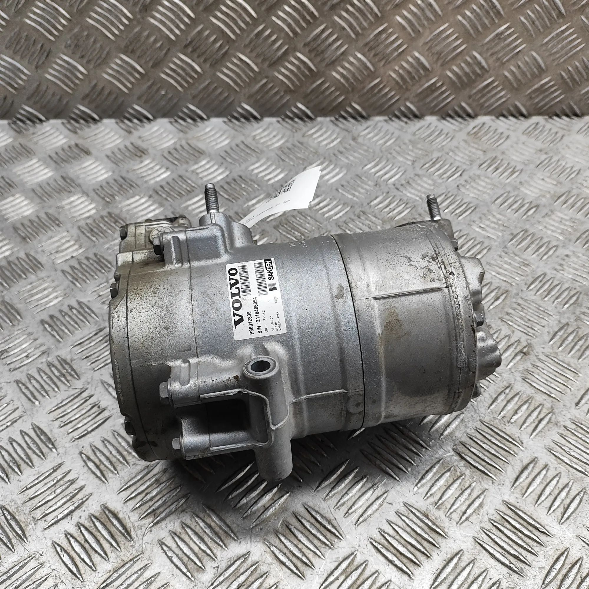 Volvo S90 Air Condition A/C Pump P36012838, 36012838 Air Condition A/C Pump VOLV...