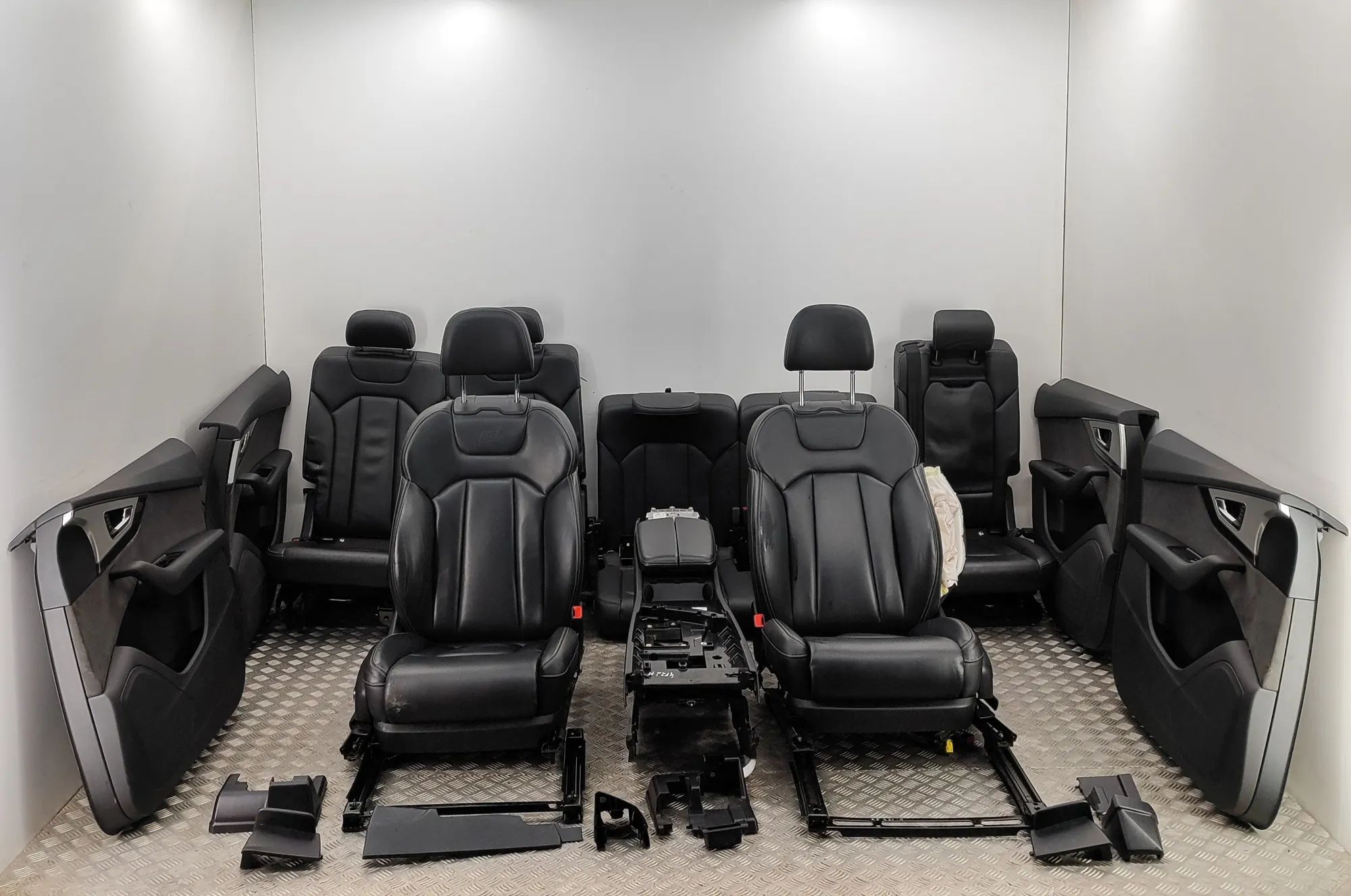 Audi Q7 (4L) Interior Seats W/ Door Cards Kit 4M0867104C, 4M0867303C, 4M0867304C, 4M0863243, ...