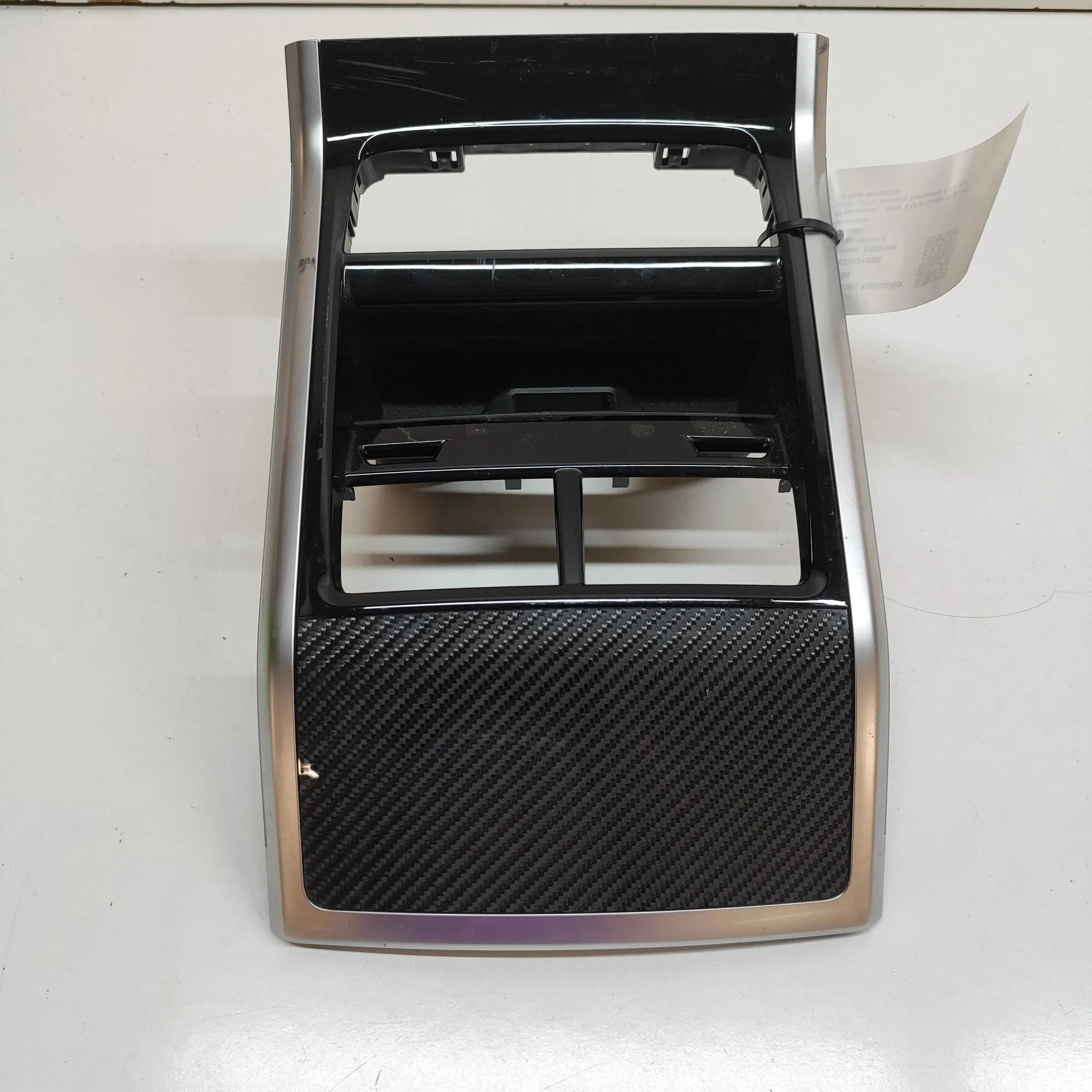 BMW 8 (G15) Center Console Trim