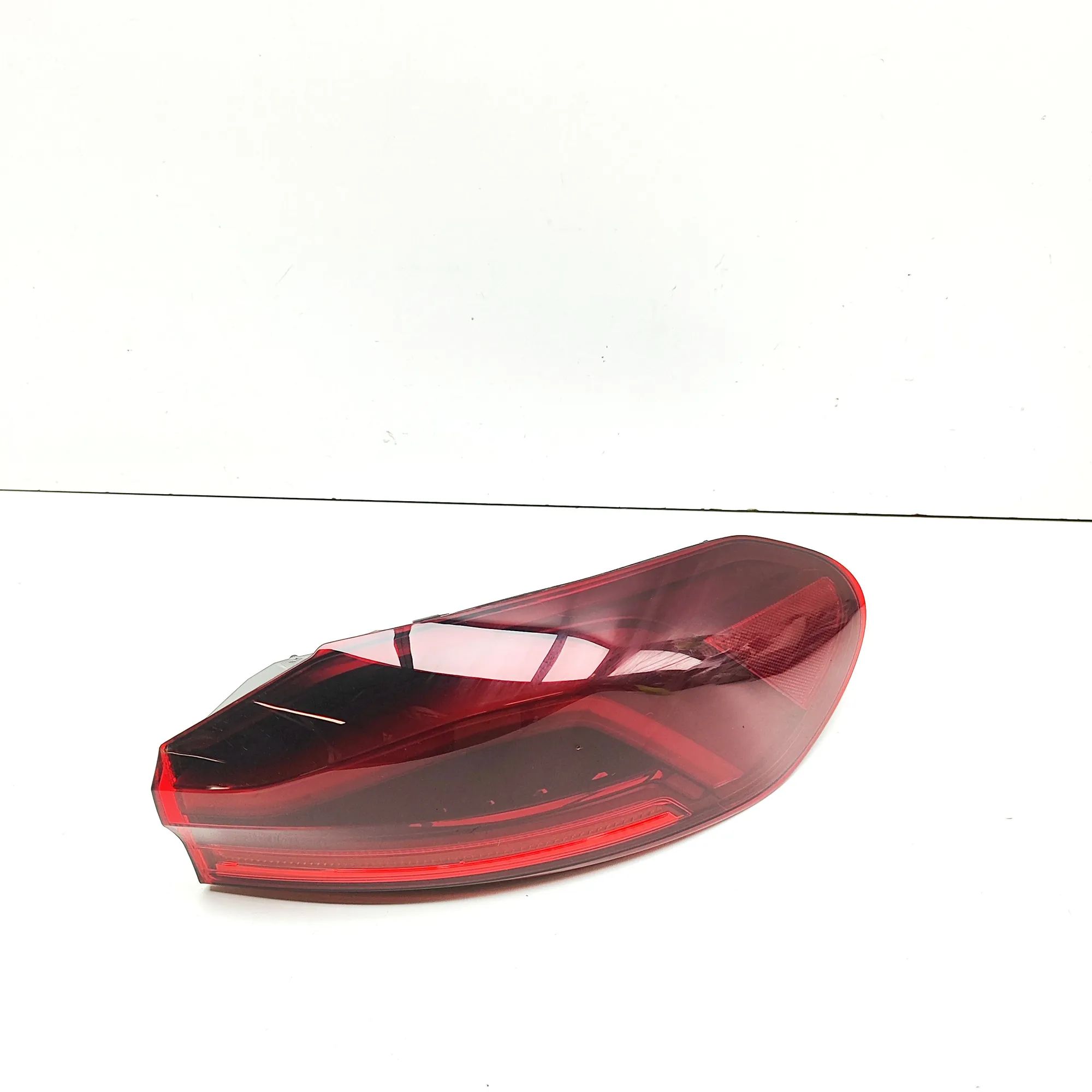 BMW X6 (G06) Rear Right Tail Light 7421114 Rear Right Tail Light BMW X6G06 (2019-....