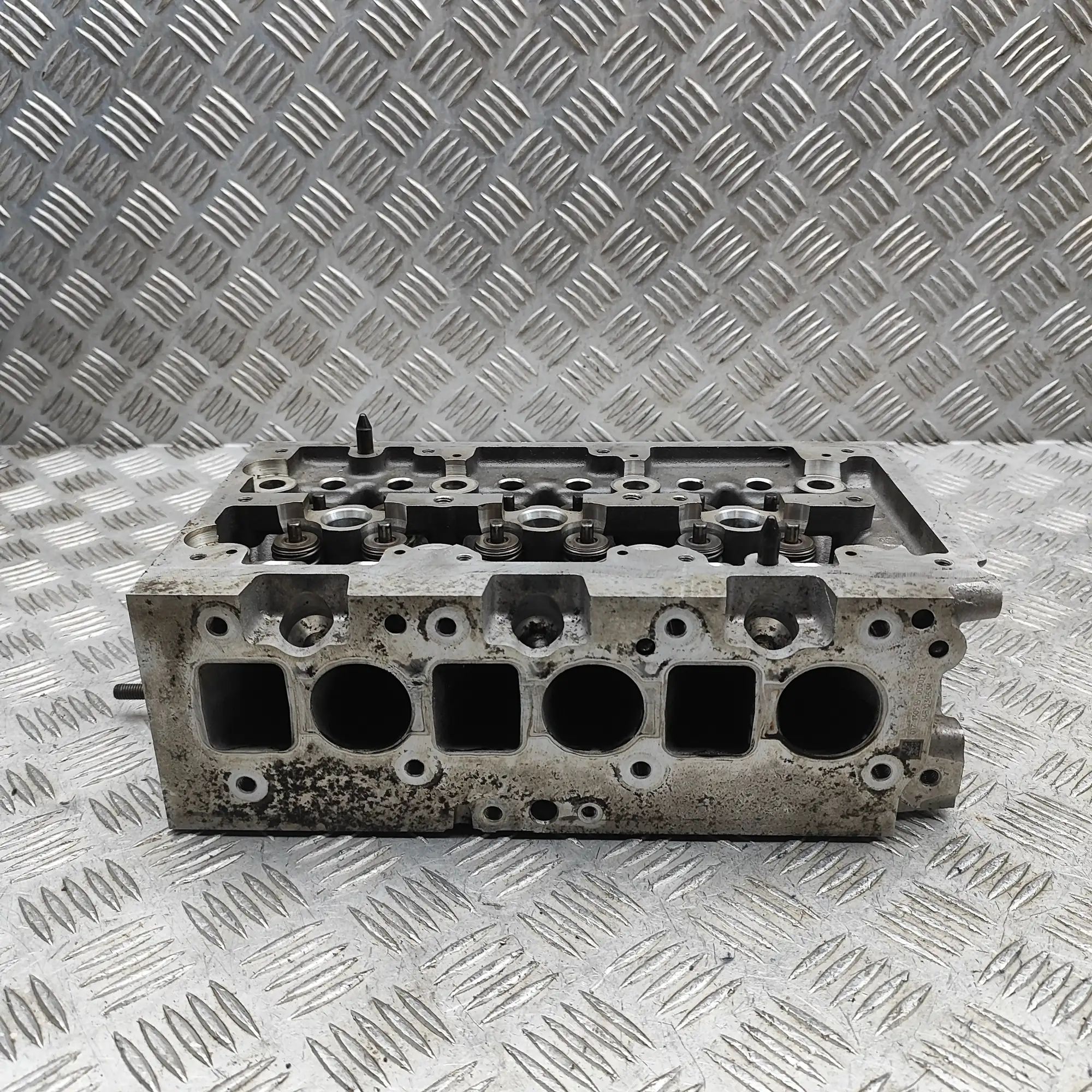 Volkswagen Polo Engine Cylinder Head 04B103403M Engine Cylinder Head VW POLO (6R, 6C...
