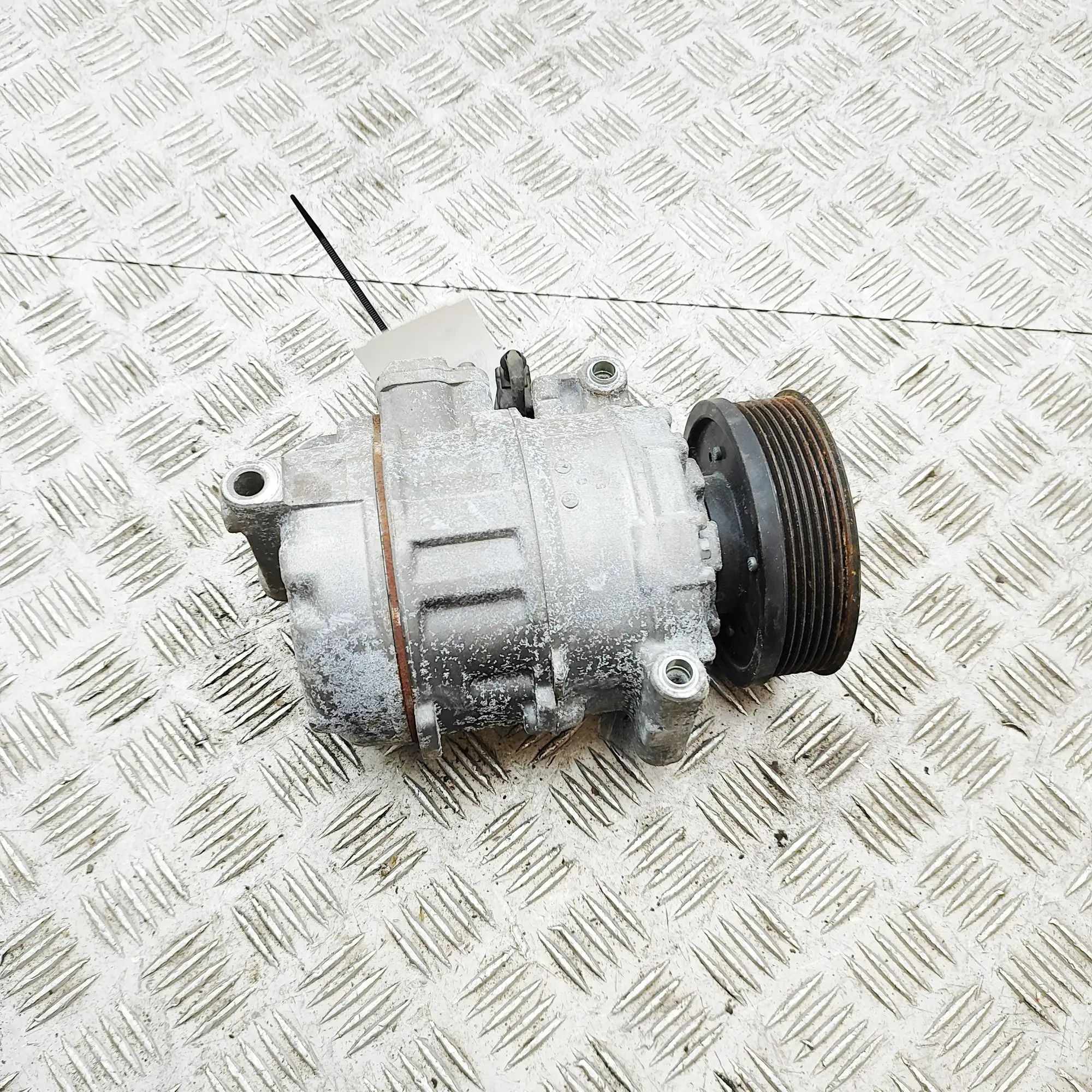 Bentley Continental GT, GTC, Flying Spur Air Condition A/C Pump 3W0820803 Air Condition A/C Pump BENTLEY CONTIN...
