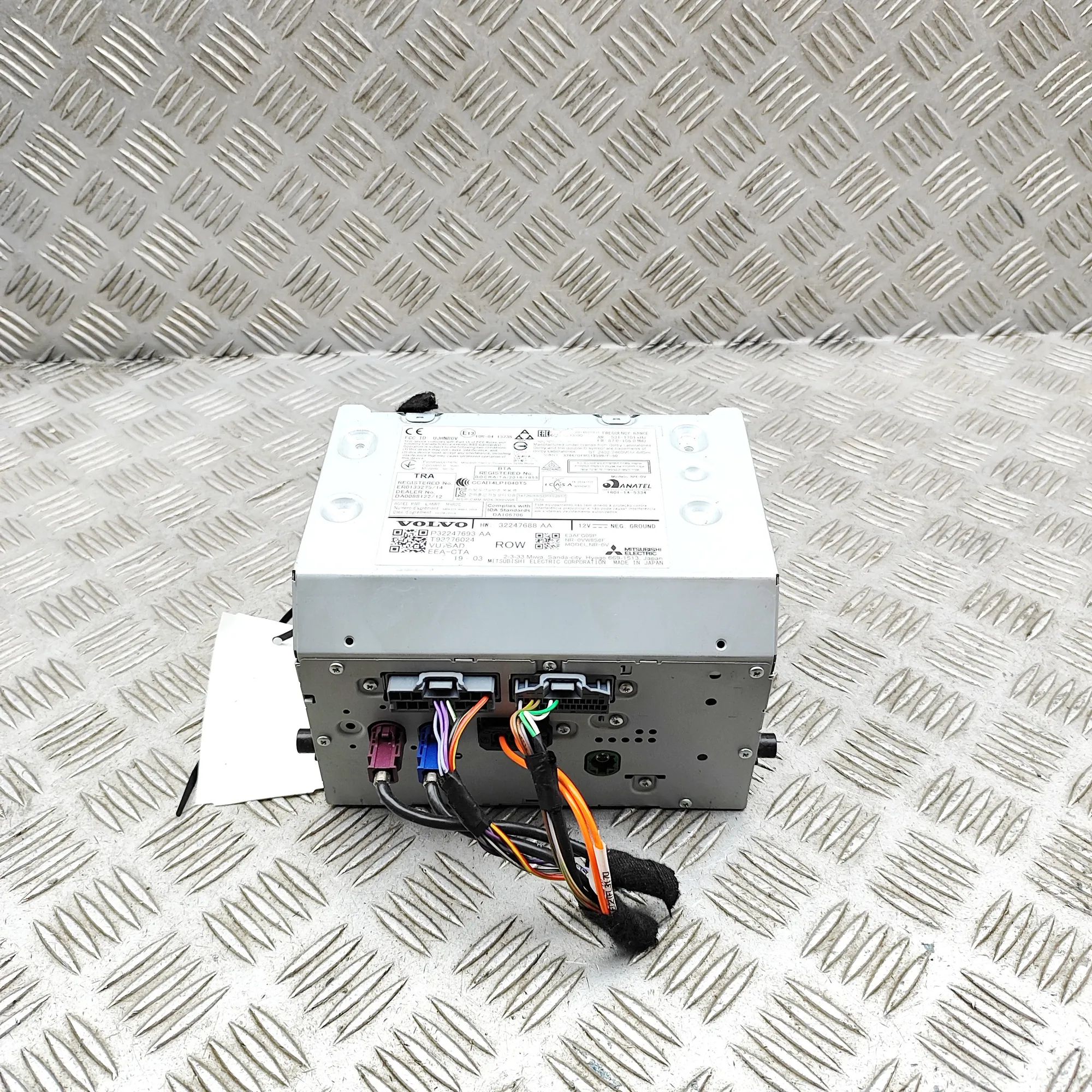 Volvo XC60 Music Navi CD Radio Player Head Unit 32247693, 32247693AA, 32247688AA, 32247688, P32...