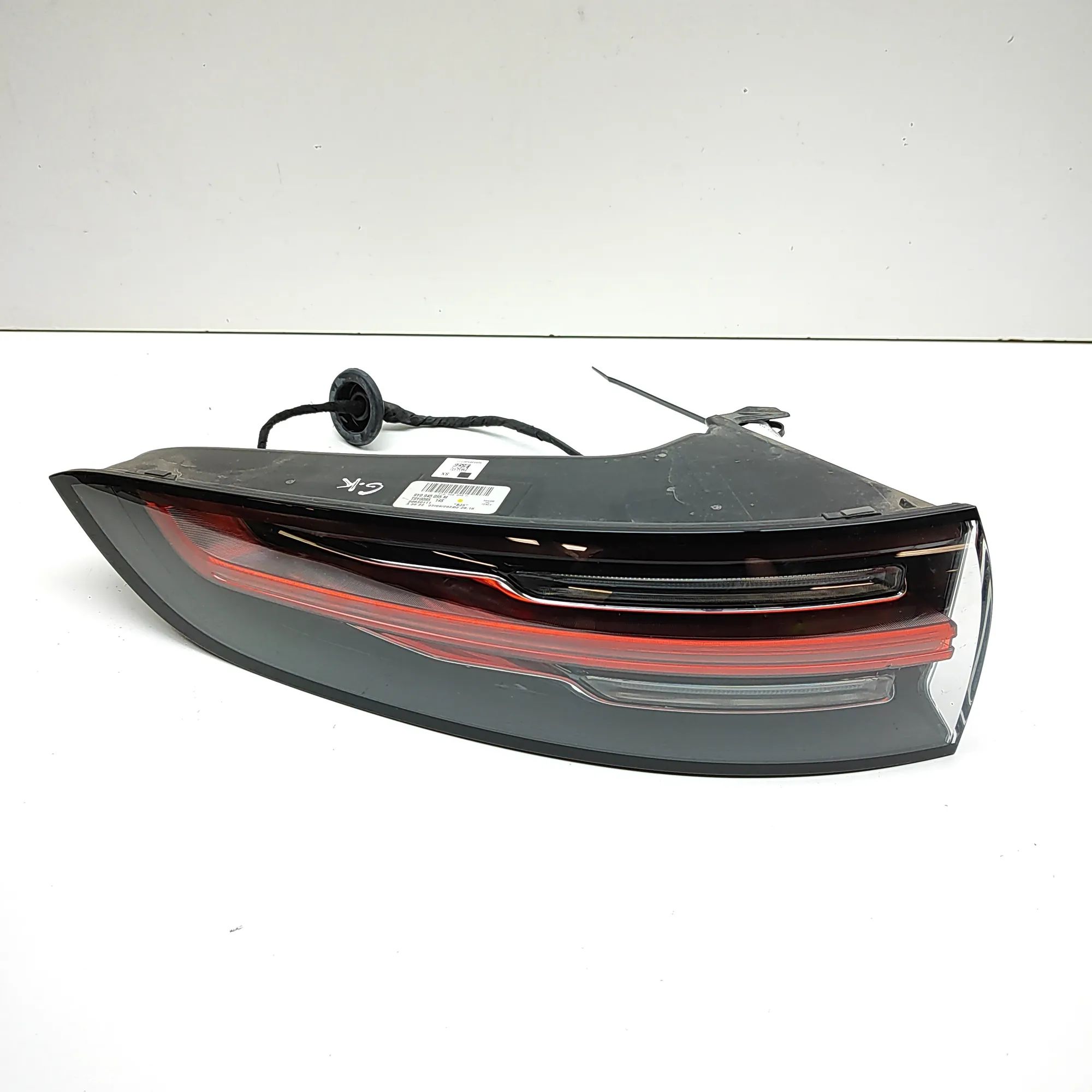 Porsche Cayenne Rear Left Tail Light 9Y0945095M Rear Left Tail Light PORSCHE CAYENNE...