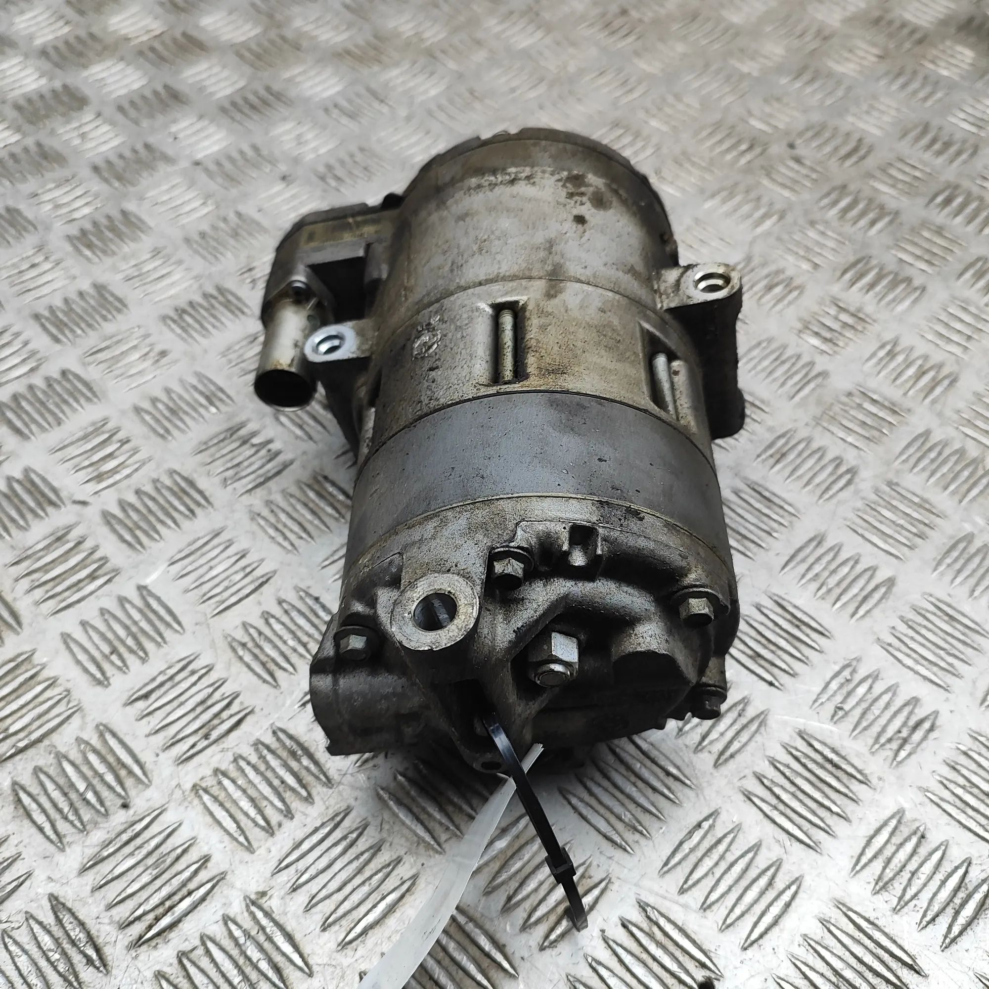 BMW X5 (F15) Air Condition A/C Pump