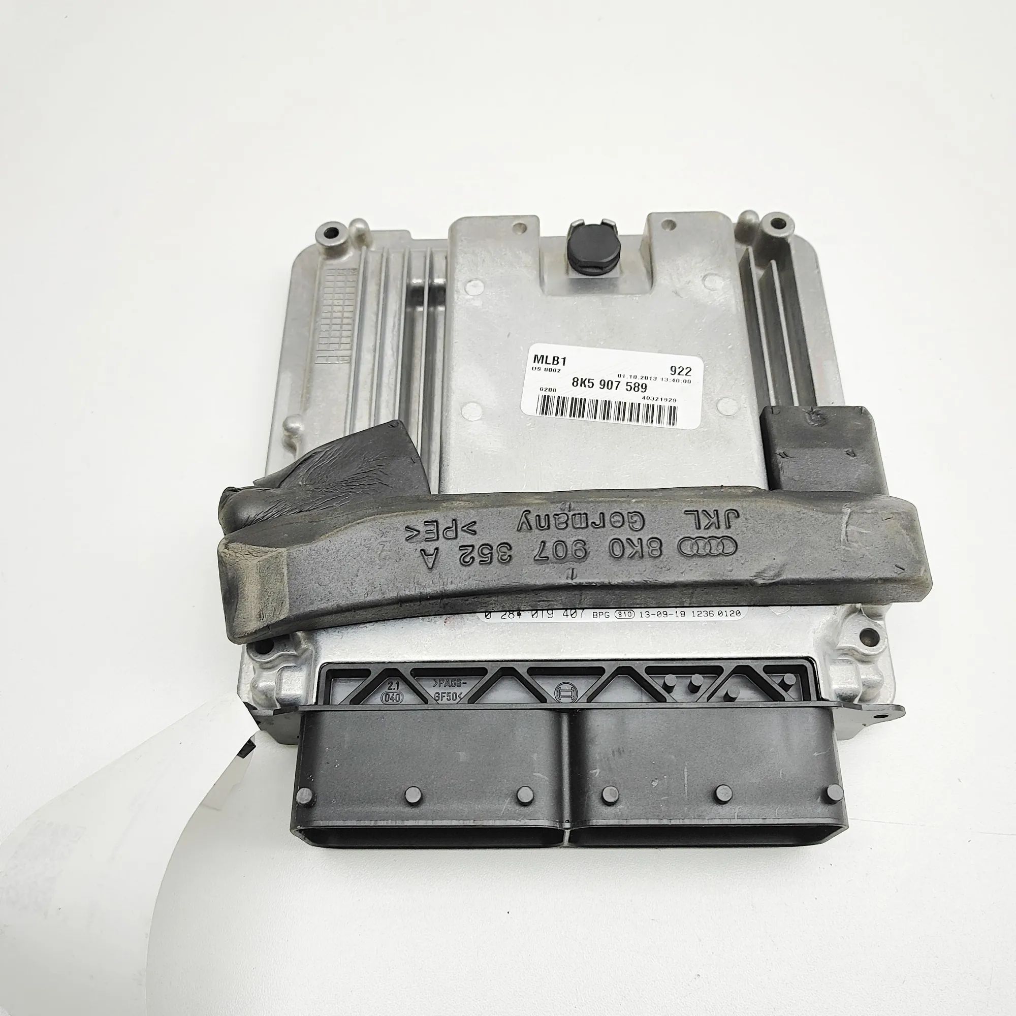 Audi Q5 (8R) Engine Control Unit 0281019407, 8K5907589 Engine Control Unit AUDI ...