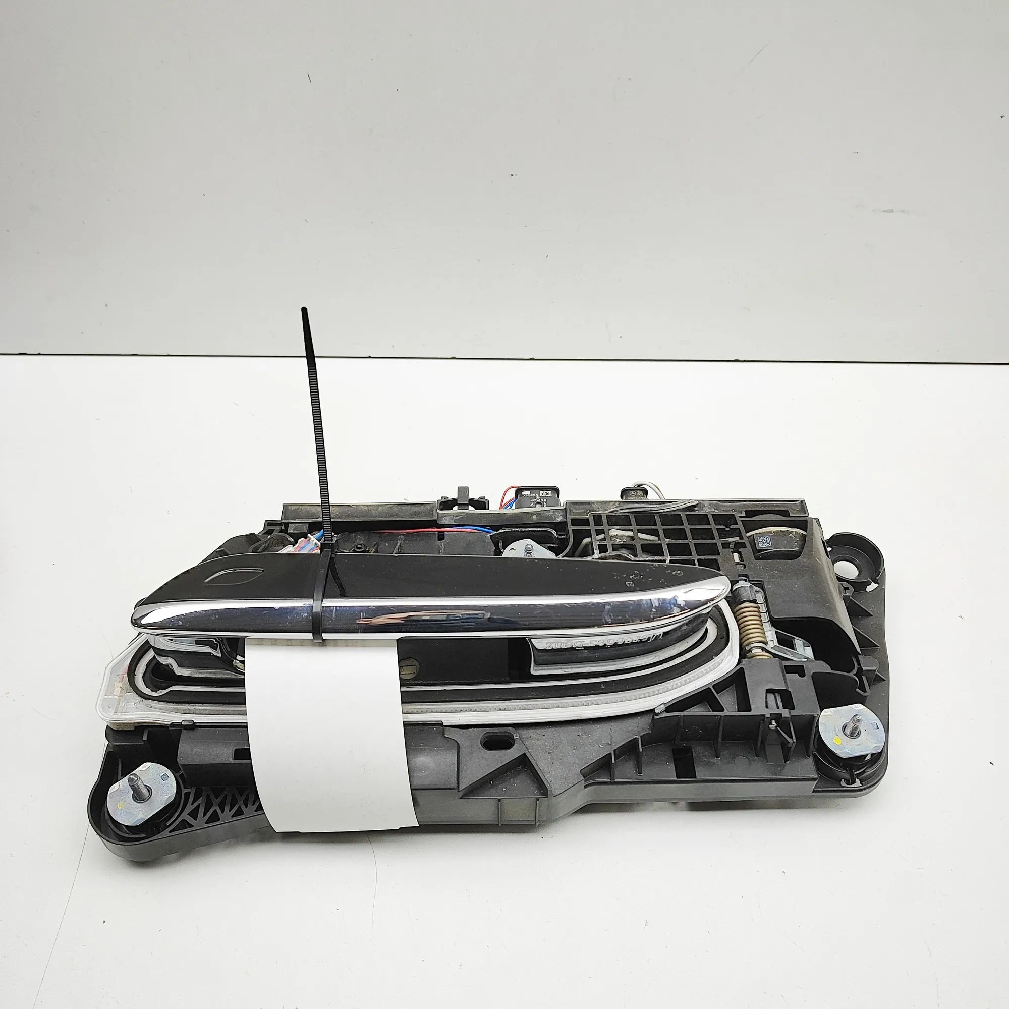 Mercedes-Benz EQS (V297 / X296) Front Left Door Closing Handle A0115072990 Front Left Door Closing Handle MERC...