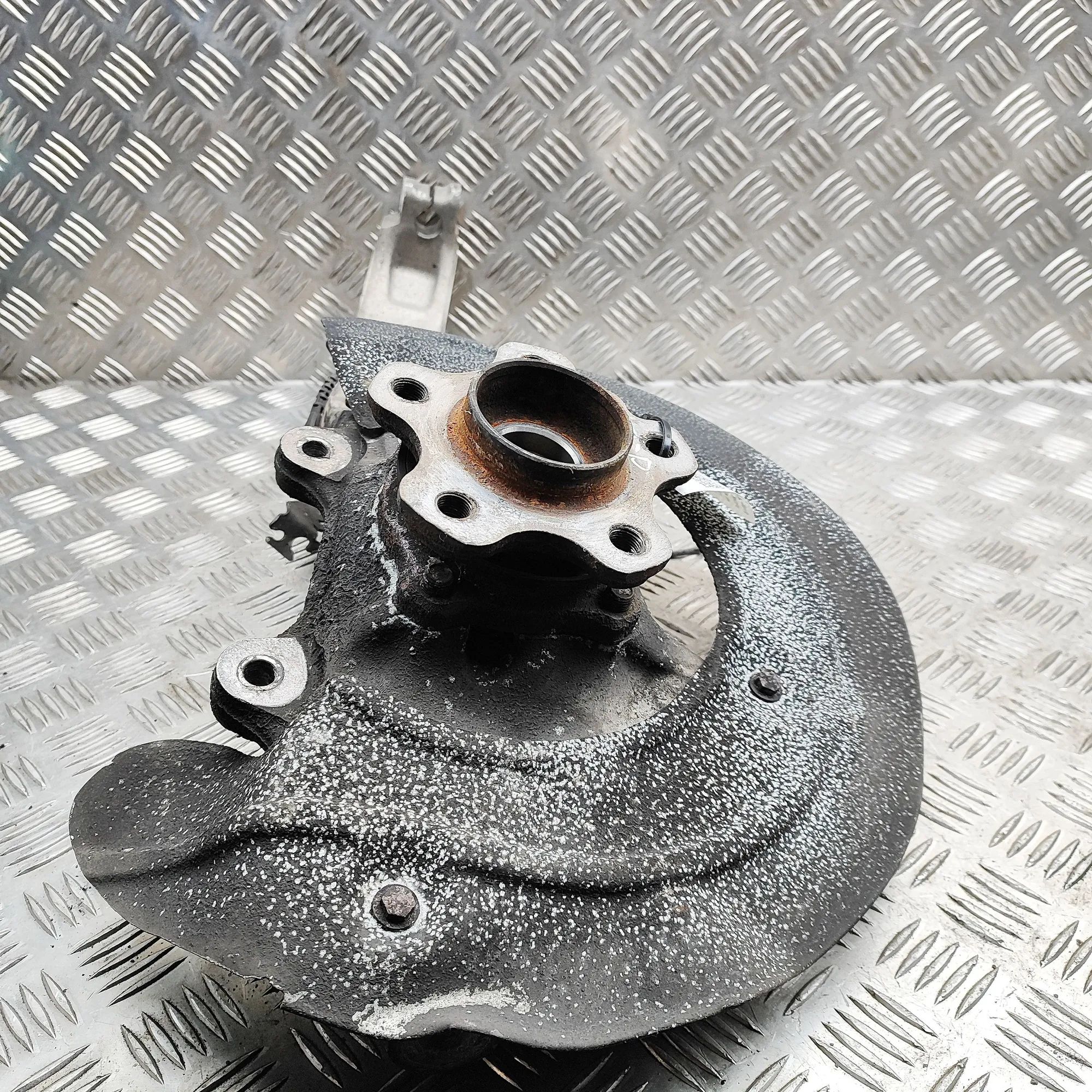 BMW X5 (G05) Front Right Wheel Hub