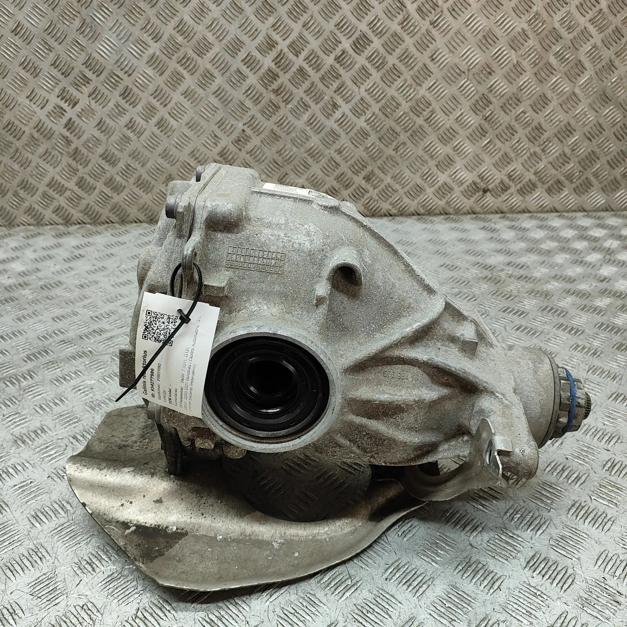 BMW 7 (G11 / G12) задний редуктор 9454770 Rear Differential BMW 7 SERIES (G11, G1...