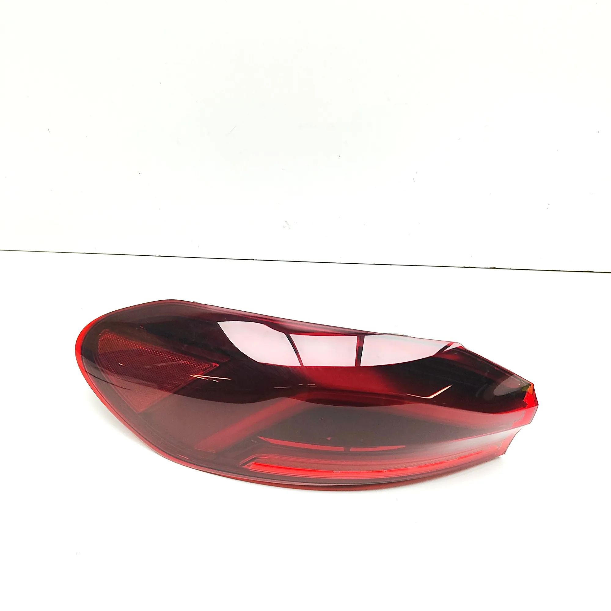 BMW X6 (G06) Rear Left Tail Light 7421113 Rear Left Tail Light BMW X6G06 (2019-.....