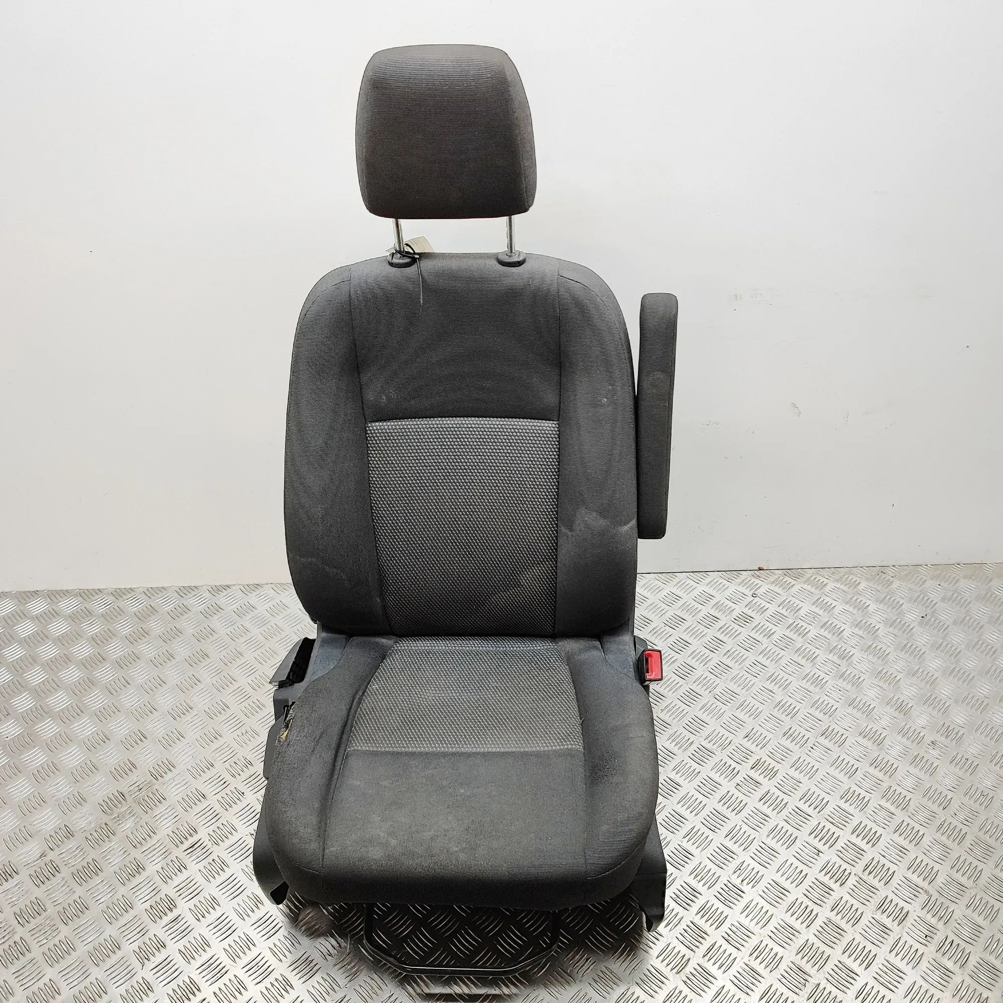 Ford Transit Connect / Tourneo Connect Front Right Seat BK21-610E34-B, BK21-61714-BM Front Right Seat F...