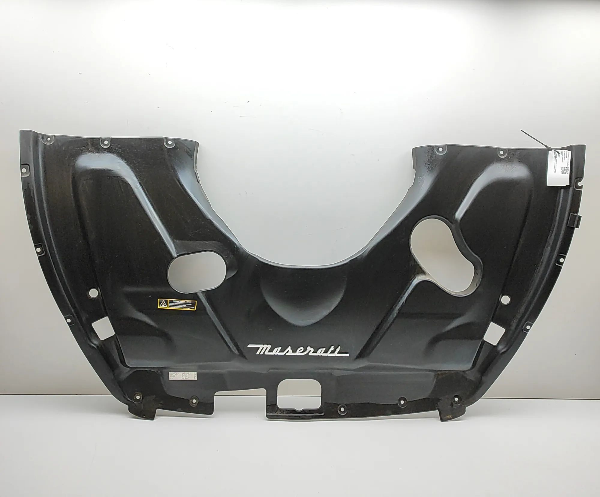 Maserati GranTurismo / GranCabrio Slam Panel Frame Plastic Trim 68265800 Slam Panel Frame Plastic Trim MASERATI...