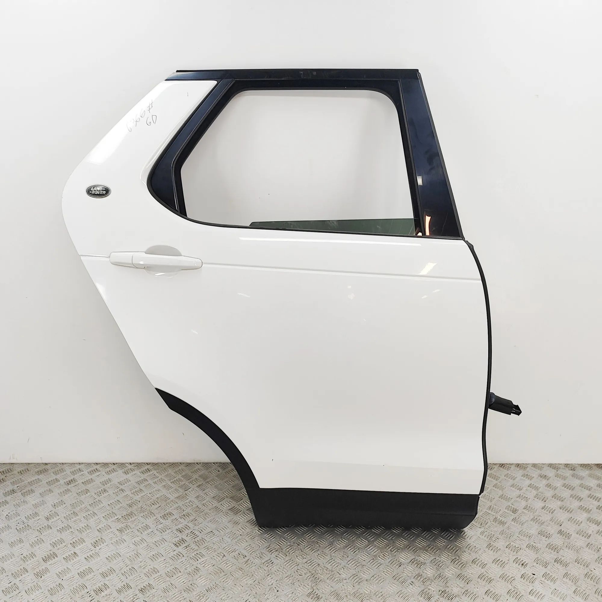 Land Rover Discovery Rear Right Door HY32-24630-AB Rear Right Door LAND ROVER DISCOV...