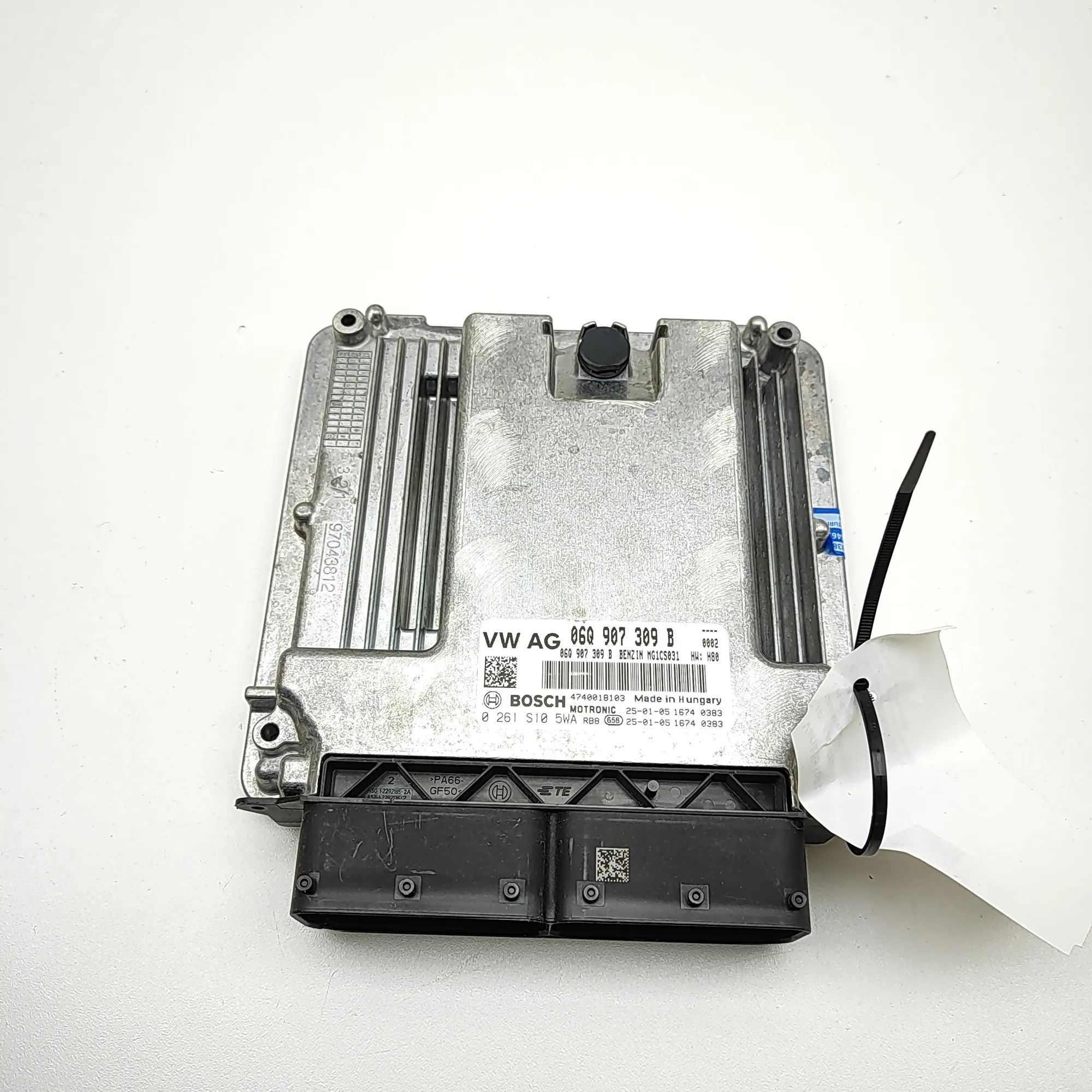 Audi Q3 (F3) Engine Control Unit 0261S105WA, 5QF907115, 06Q907309B Engine Contro...