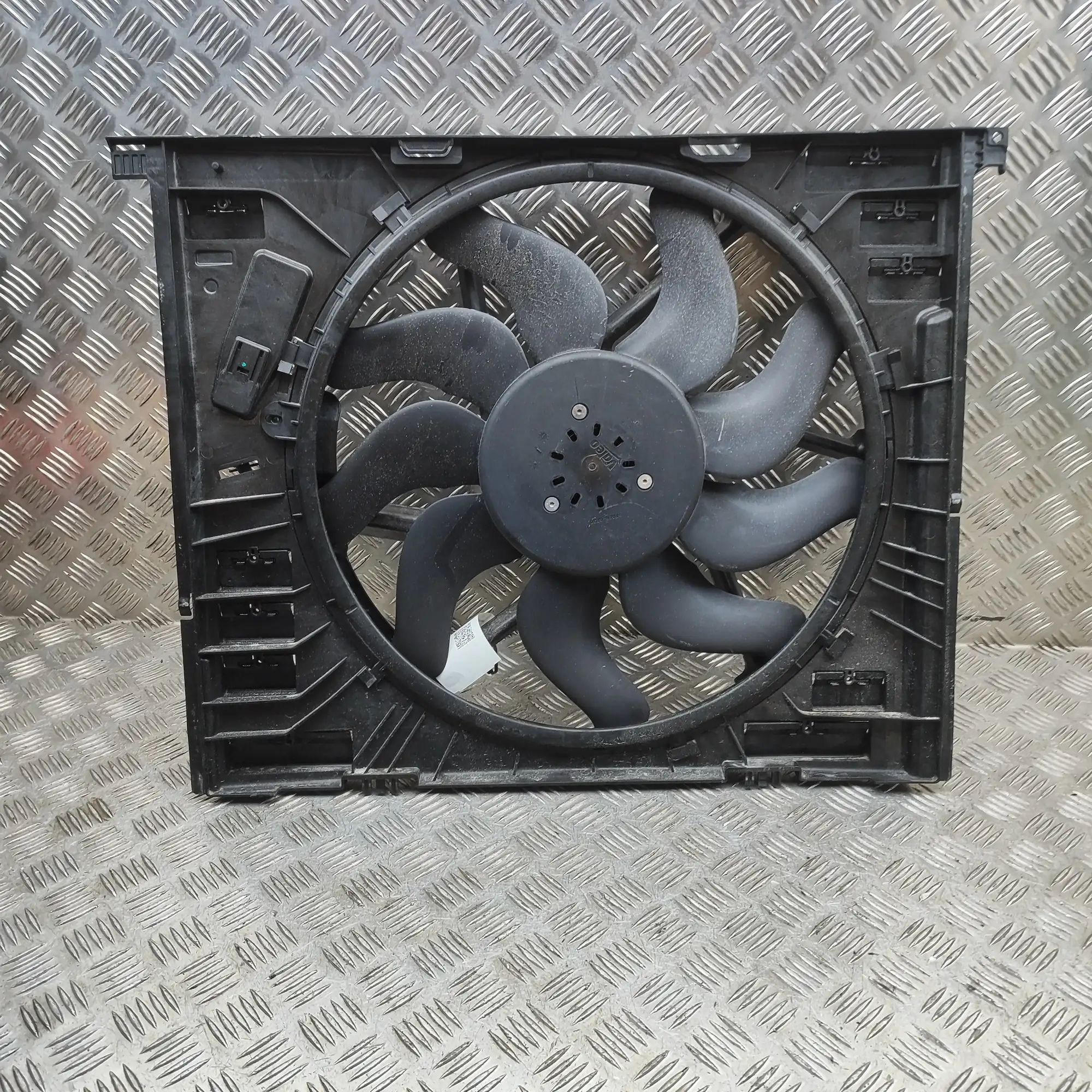 BMW i4 (G26) Engine Cooling Fan Shroud T354952D, 7935173, T80600C, 9886712 Engine Cool...