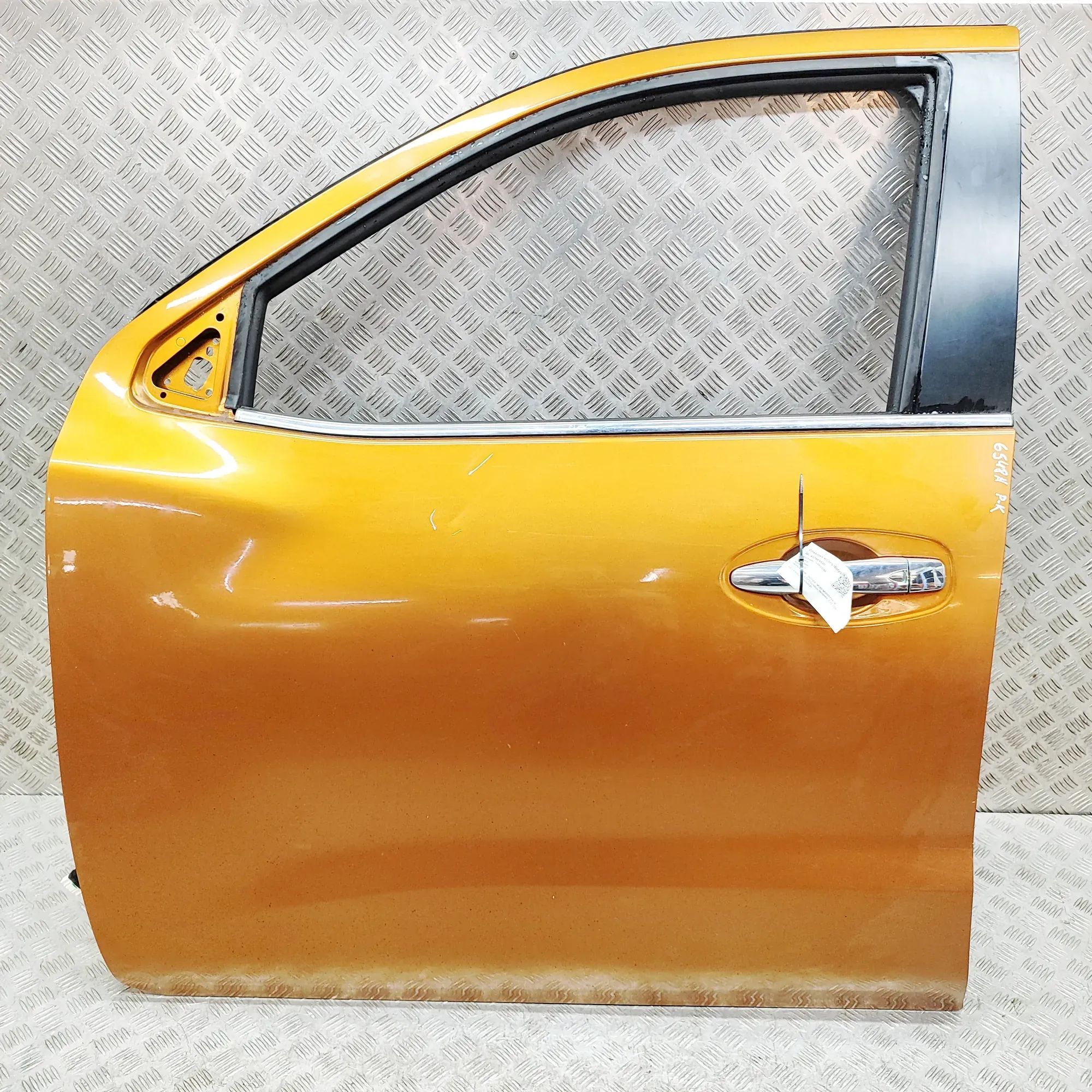 Front Left Door Brand/Model: NISSAN NP300
Year: 2016
Engine: 23...