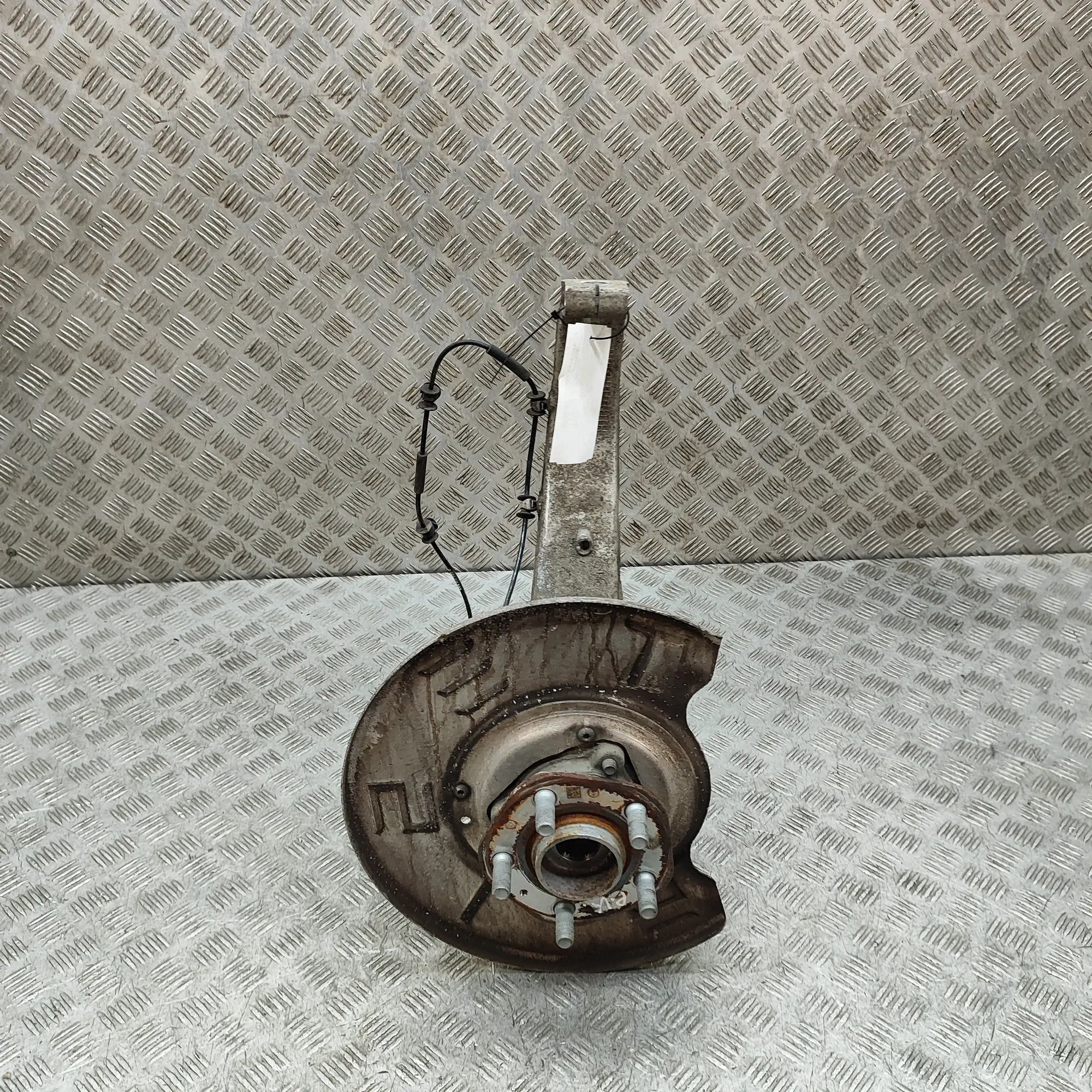Tesla Model Y Front Left Wheel Hub 1044121-00-E, 1188311-00-E, GFSH-GA2-FK1 Front ...